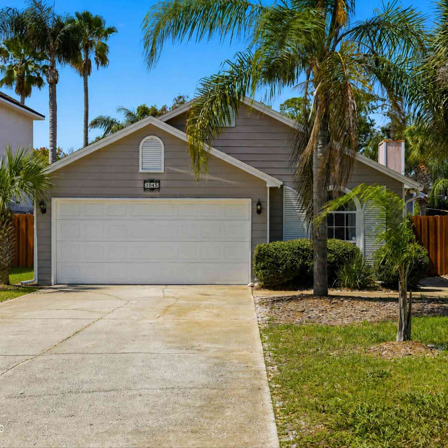 Homes For Sale - 1043 Seabreeze Avenue<br/> Duval County, Jacksonville Beach, FL 32250