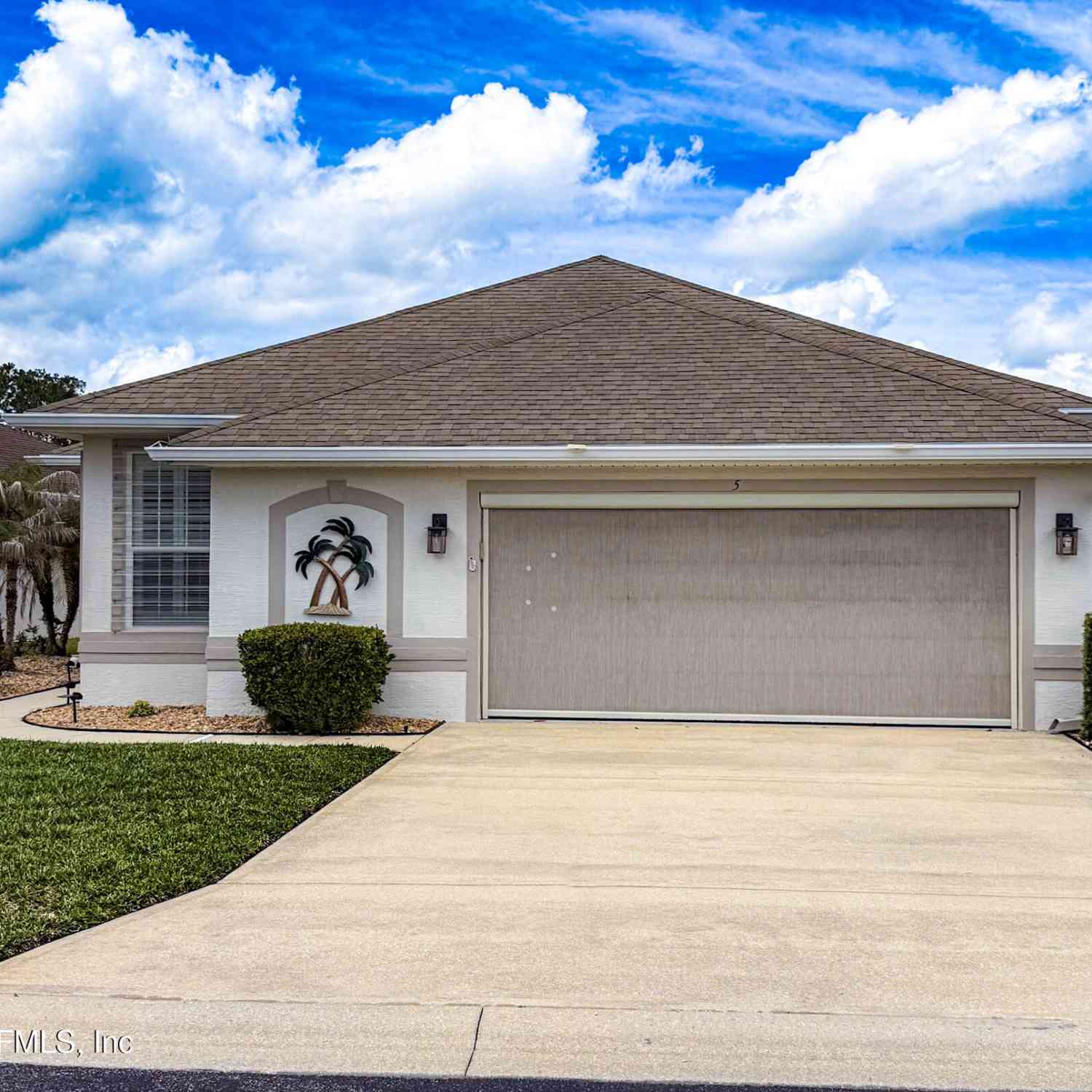 Homes For Sale - 5 Royale Lane<br/> Palm Coast, FL 32164
