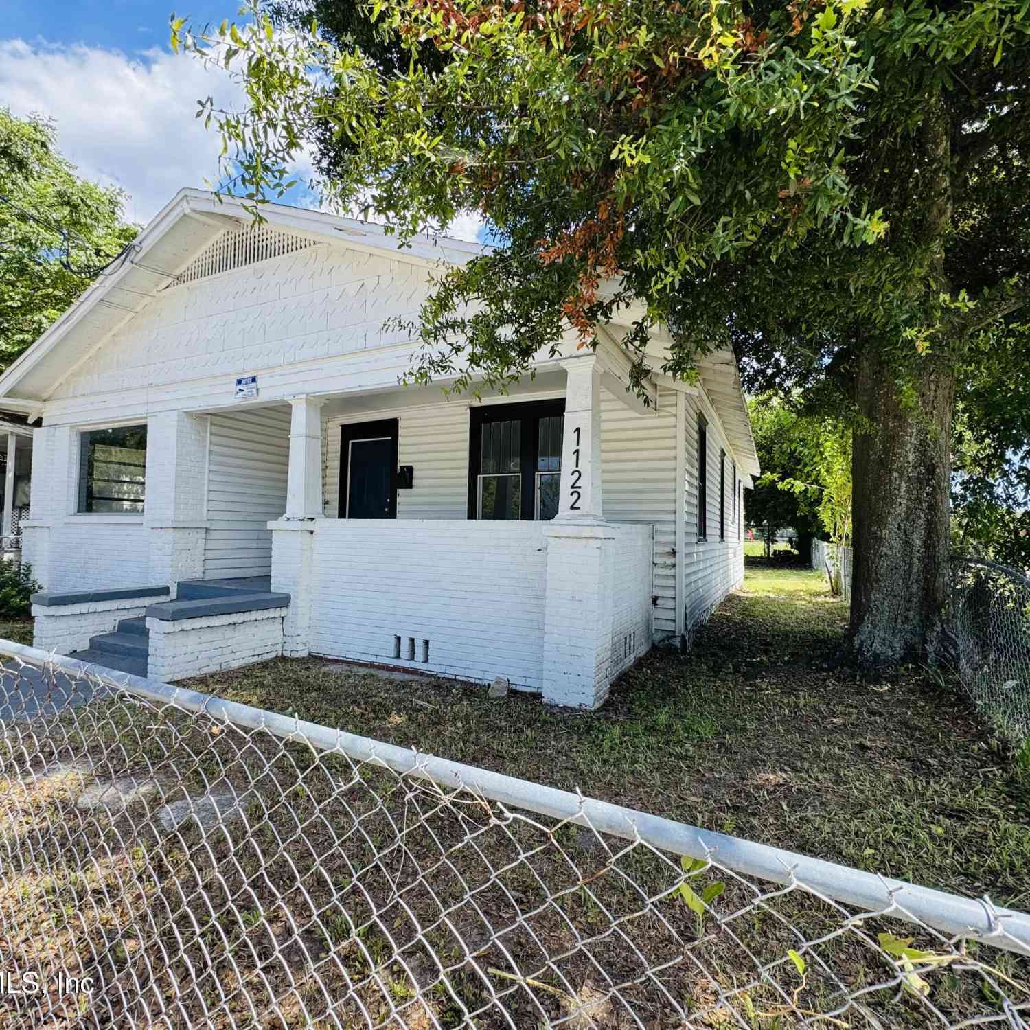 Homes For Sale - 1122 E 1st Street<br/> Jacksonville, FL 32206