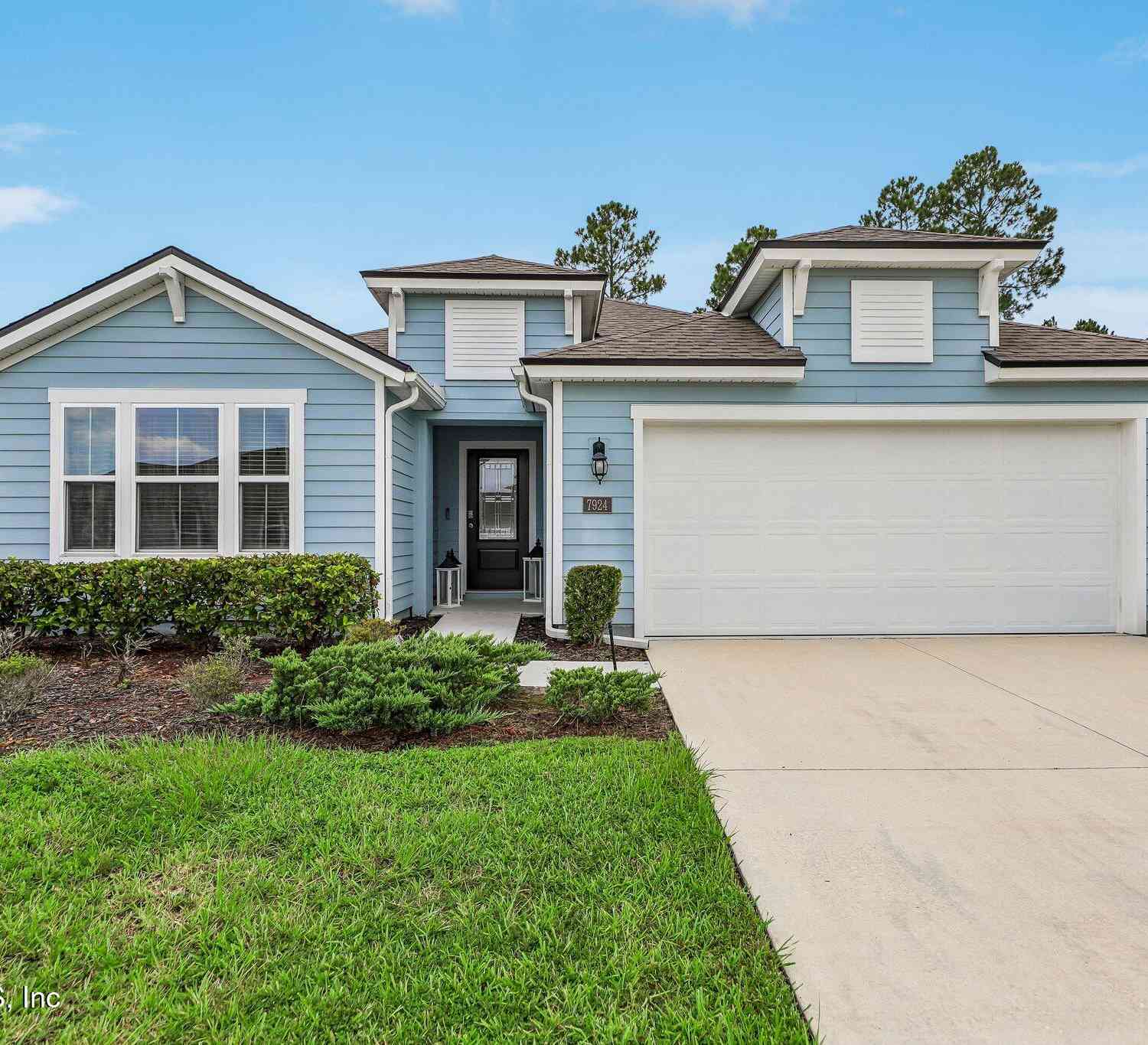 Homes For Sale - 7924 Island Fox Road<br/> Jacksonville, FL 32222