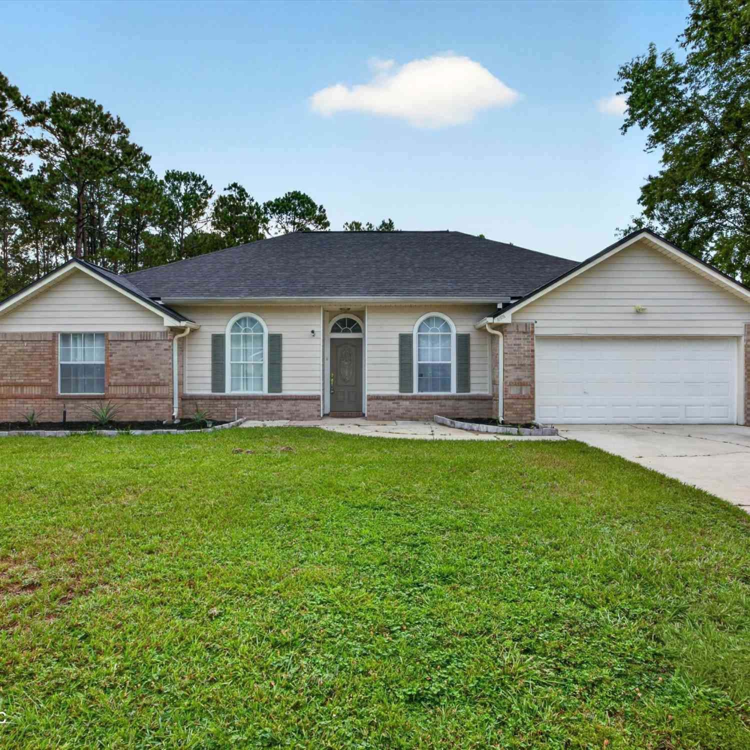 Homes For Sale - 8931 Needlepoint Place Place<br/> Jacksonville, FL 32244