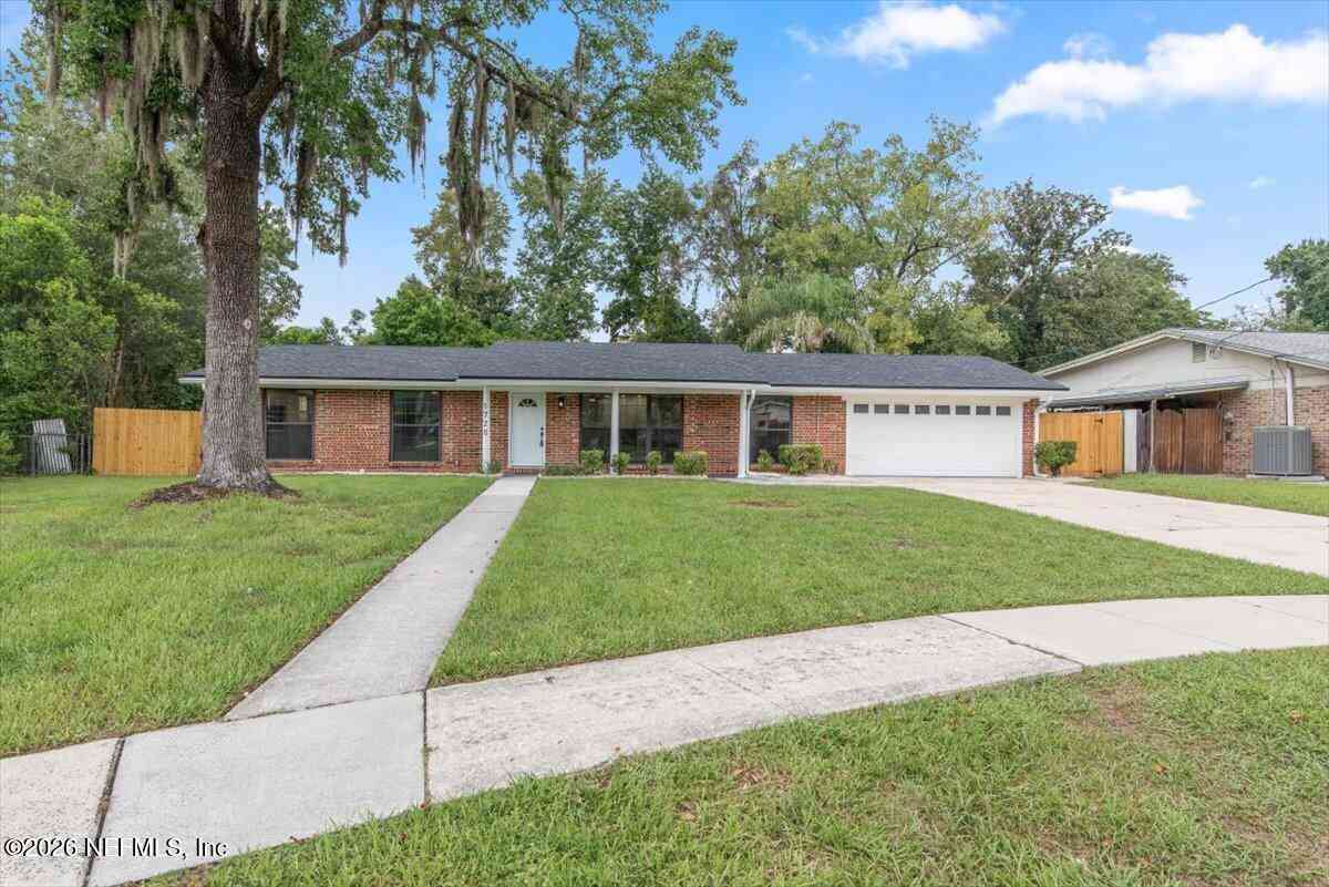 Homes For Sale - 1720 Bay Circle<br/> Orange Park, FL 32073