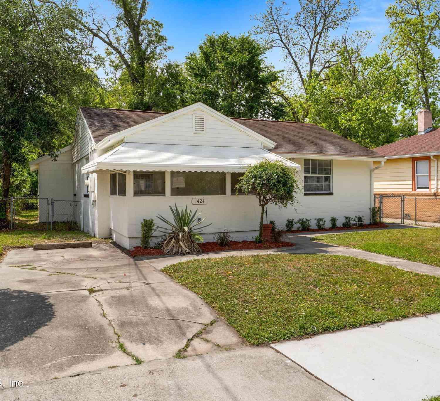 Homes For Rent - 1424 W 9th Street<br/> Jacksonville, FL 32209