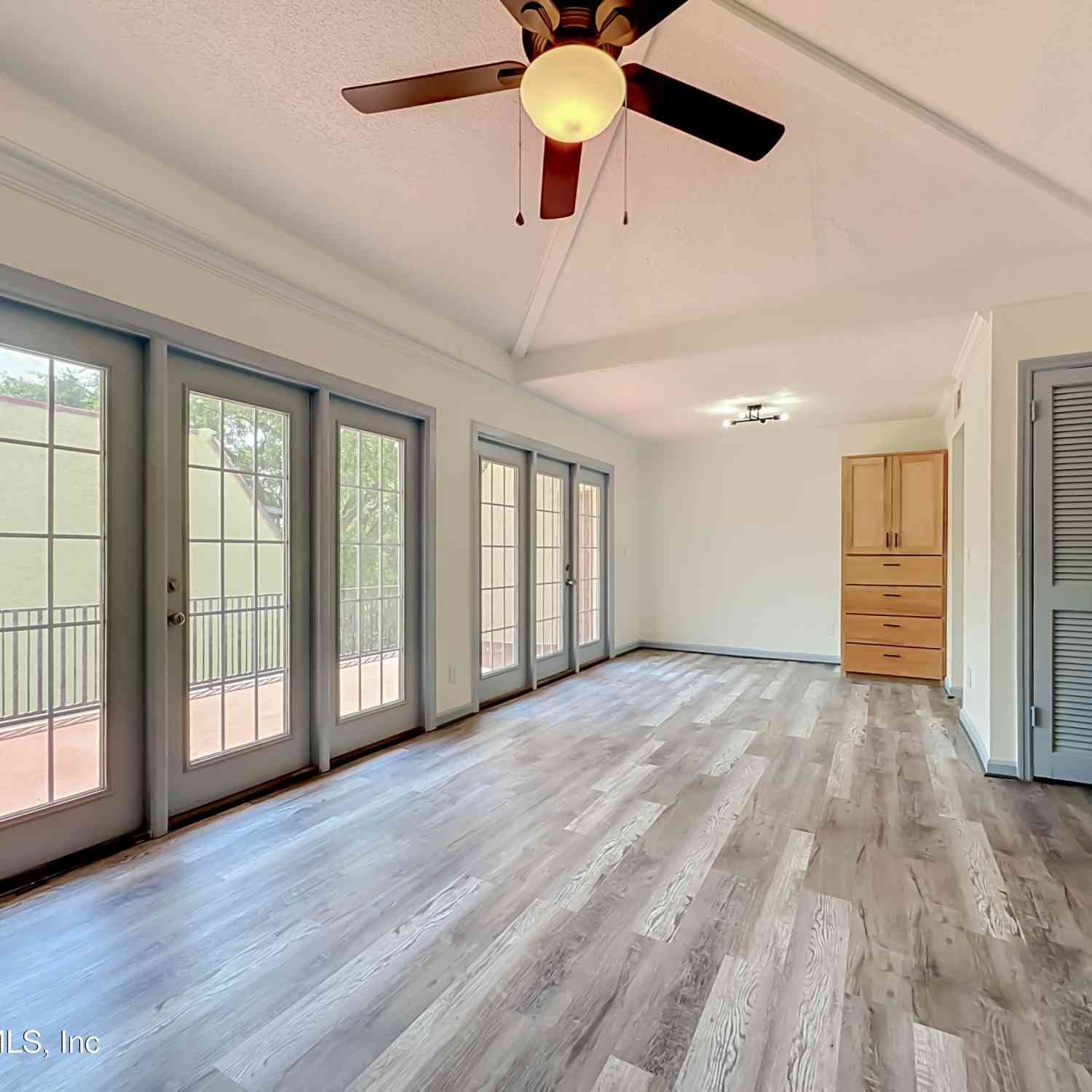 Condo For Sale - 6515 W La Mirada Drive #2<br/> Duval County, Jacksonville, FL 32217