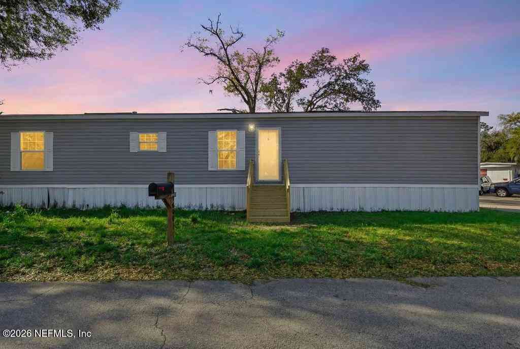Mobile Home For Sale - 7640 Sunwood Drive<br/> Jacksonville, FL 32256