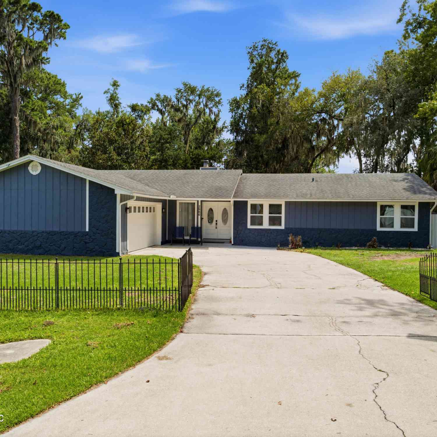 Homes For Sale - 2980 Oak Road<br/> Orange Park, FL 32065