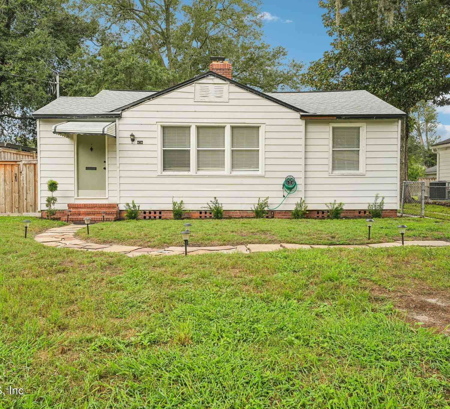 Homes For Sale - 1632 Charon Road<br/> Jacksonville, FL 32205
