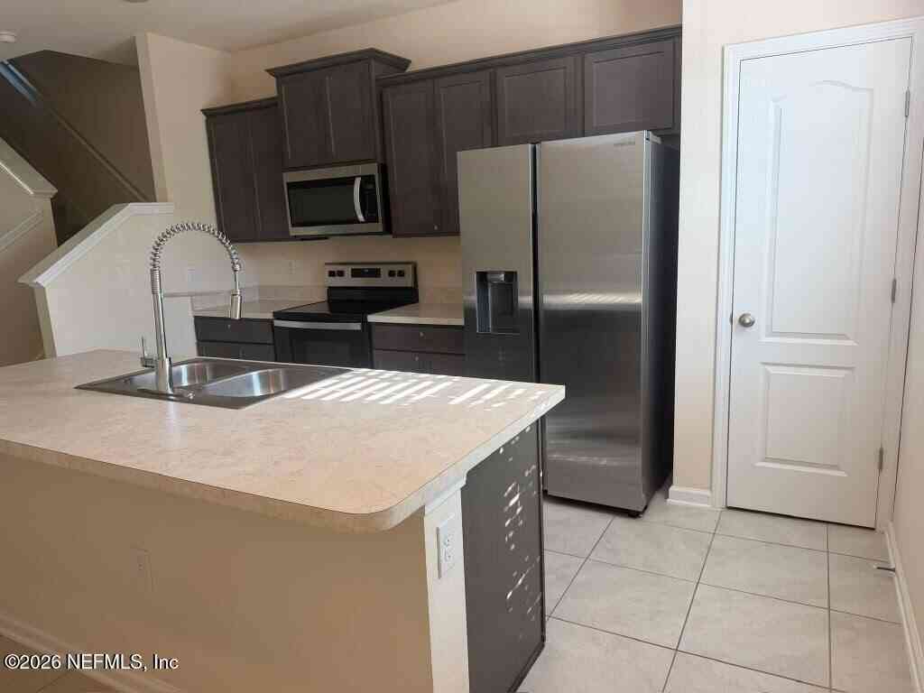 Townhouse For Sale - 884 Rotary Rd Road<br/> Jacksonville, FL 32211