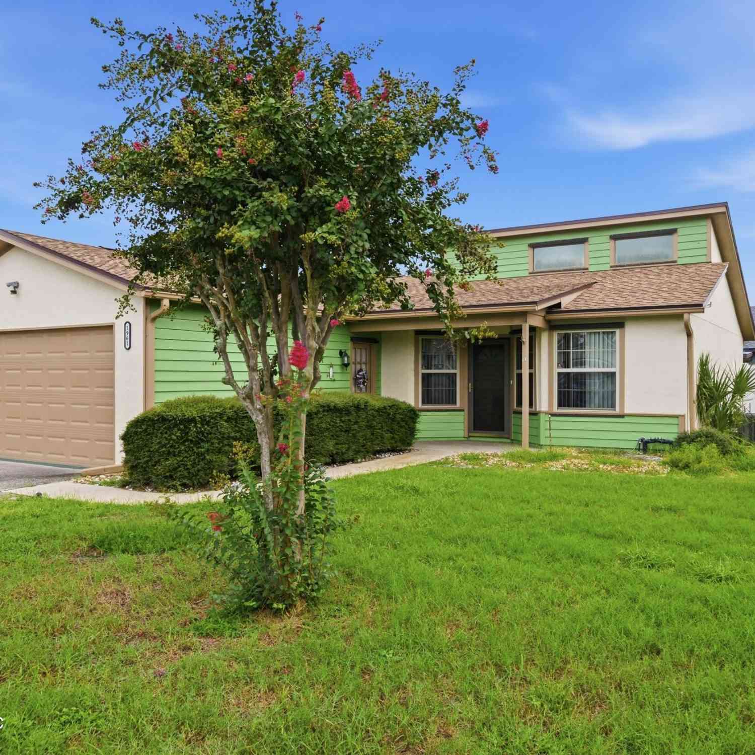 Homes For Sale - 1961 Swallow Run<br/> Orange Park, FL 32073