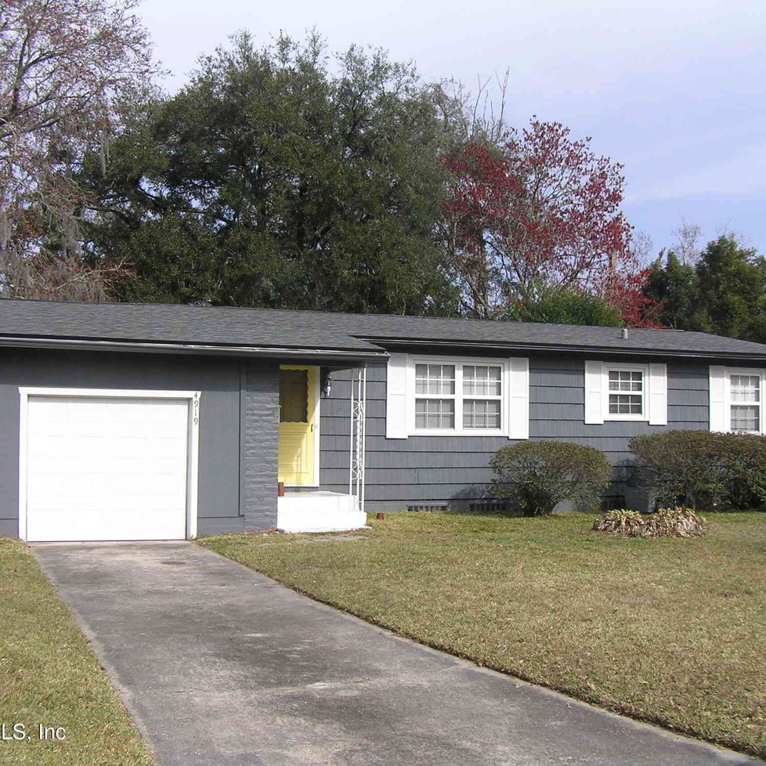 Homes For Rent - 4919 Avent Drive<br/> Jacksonville, FL 32244