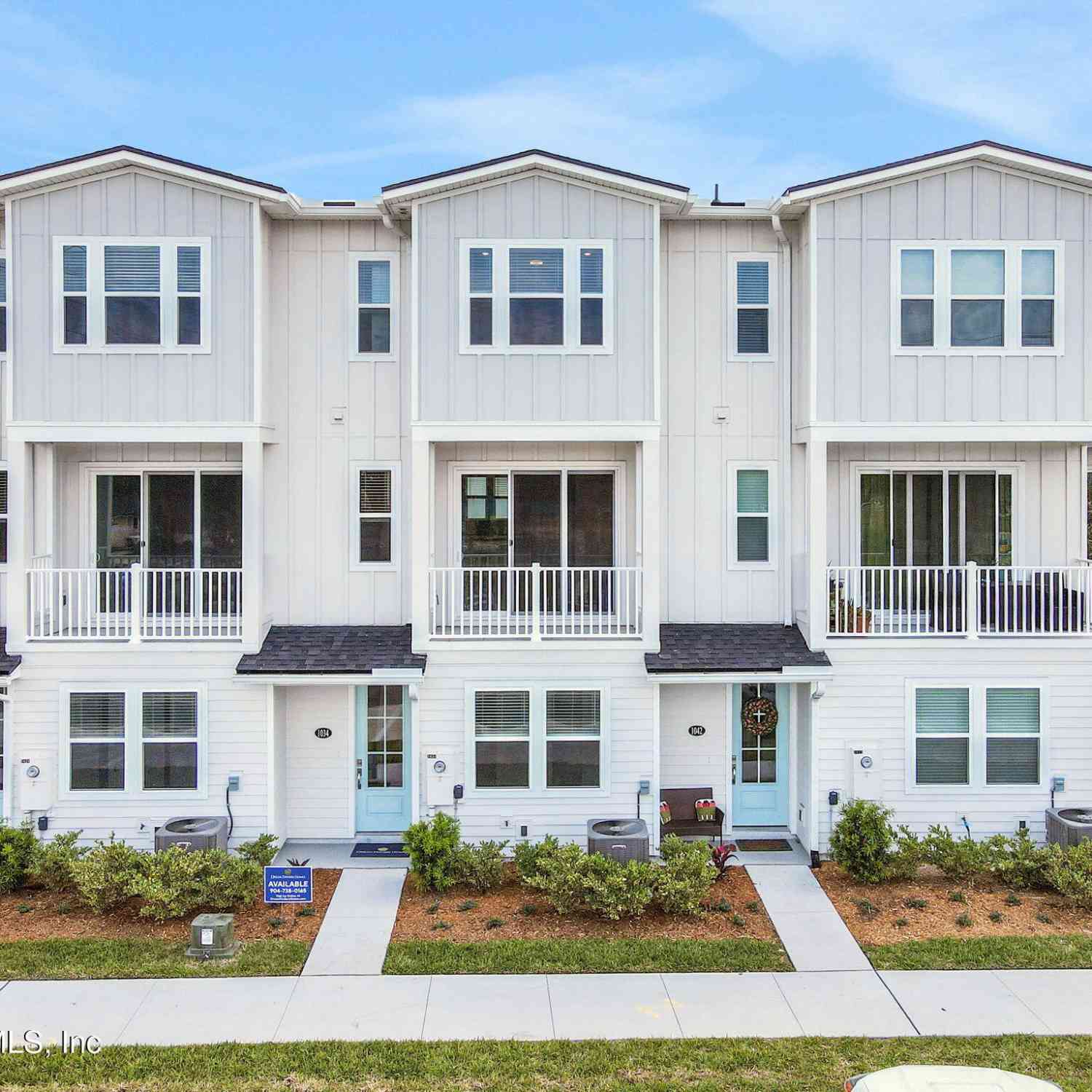 Townhouse For Sale - 1059 1st Avenue<br/> Jacksonville Beach, FL 32250