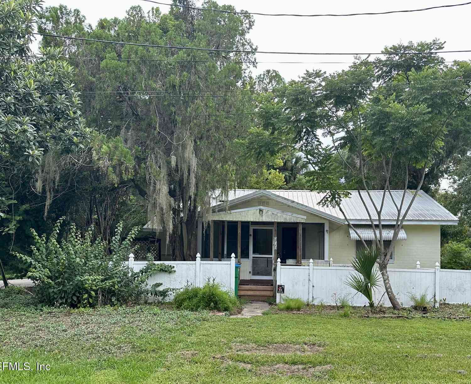 Homes For Sale - 414 Chestnut Street<br/> Putnam County, Crescent City, FL 32112