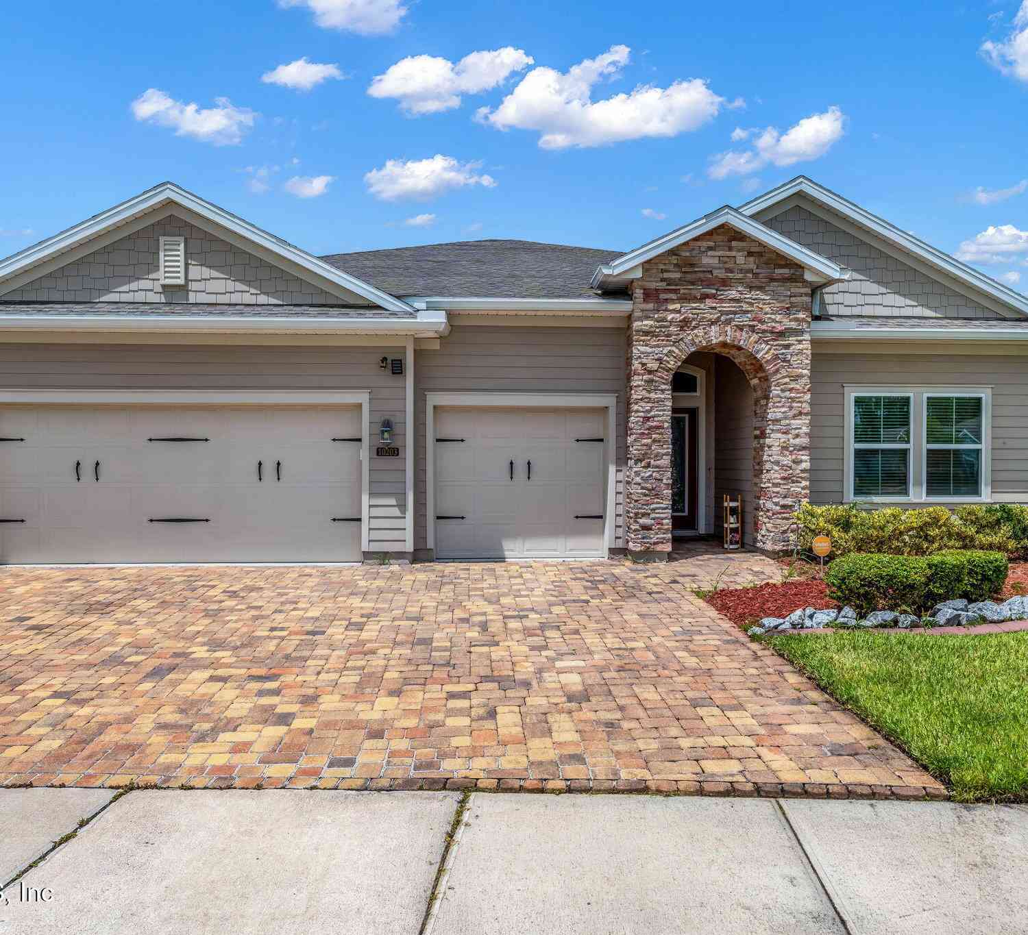 Homes For Sale - 10203 Ramsey Falls Drive<br/> Duval County, Jacksonville, FL 32222