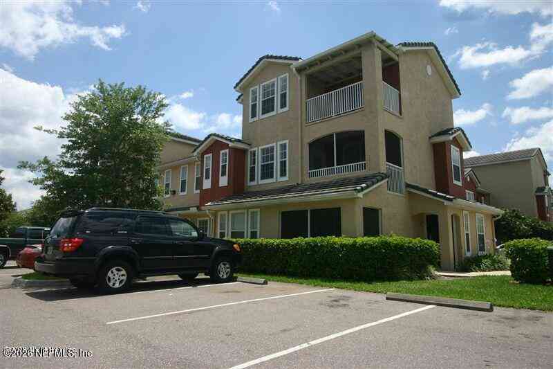 Condo For Rent - 10075 Gate Parkway #807<br/> Duval County, Jacksonville, FL 32246