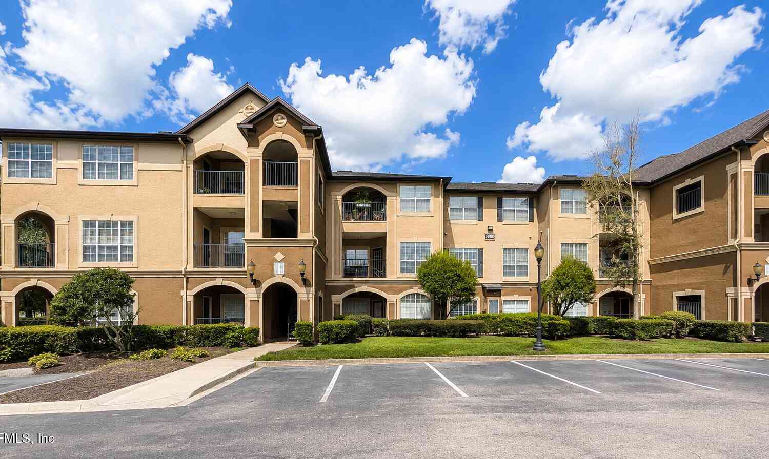 Condo For Rent - 10961 Burnt Mill Road #1421<br/> Jacksonville, FL 32256