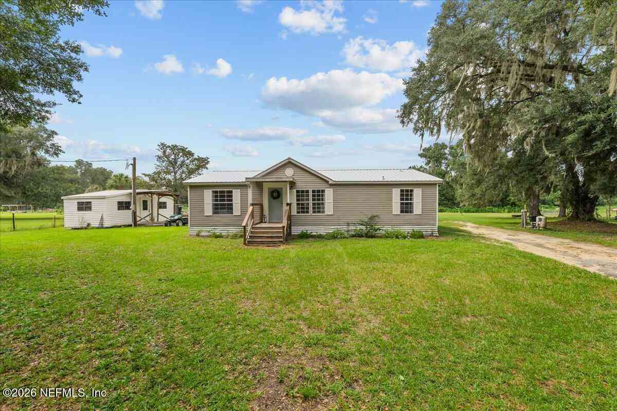 Mobile Home For Sale - 703 Walker Drive<br/> Putnam County, Interlachen, FL 32148