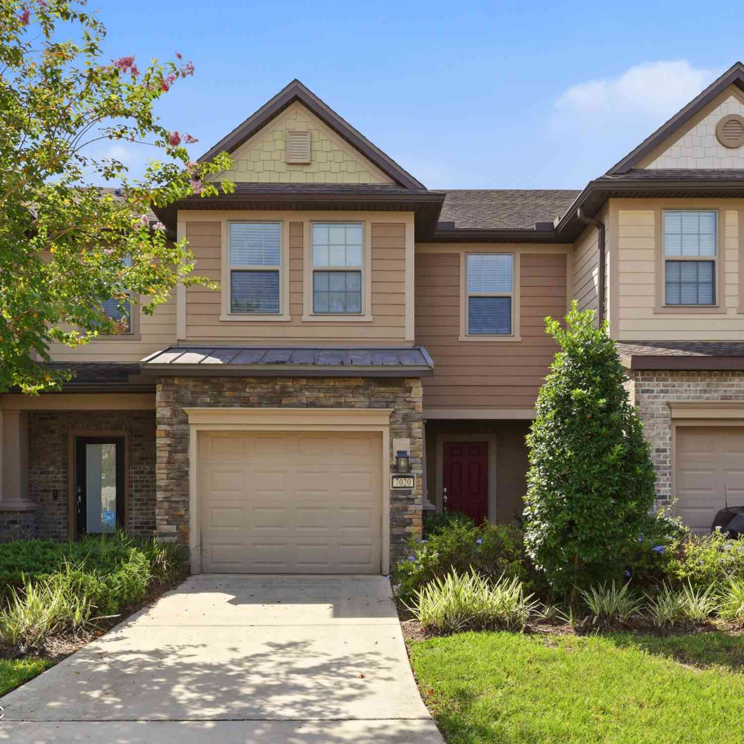Townhouse For Sale - 7020 Butterfly Court<br/> Jacksonville, FL 32258