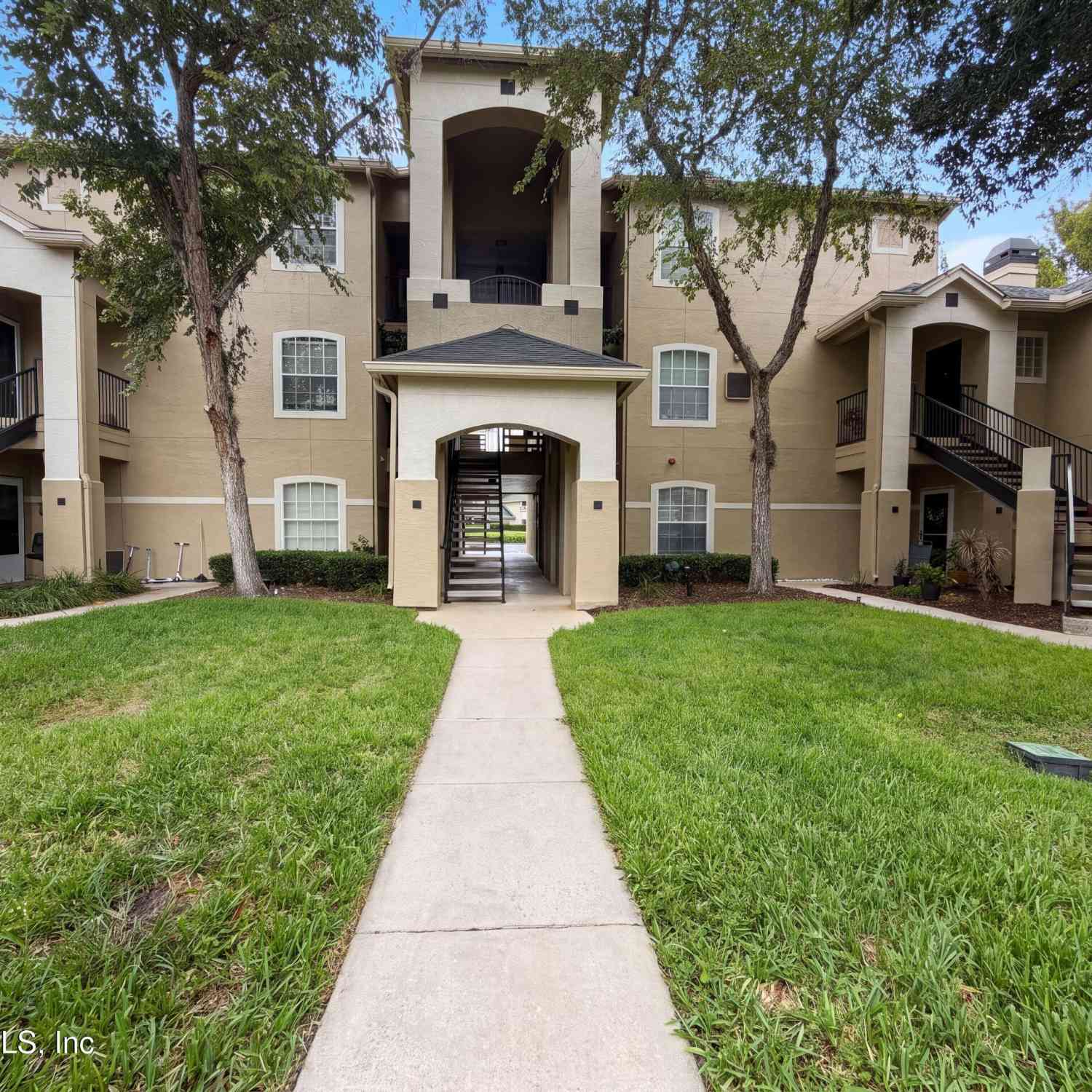 Condo For Sale - 1701 The Greens Way #523<br/> Jacksonville Beach, FL 32250