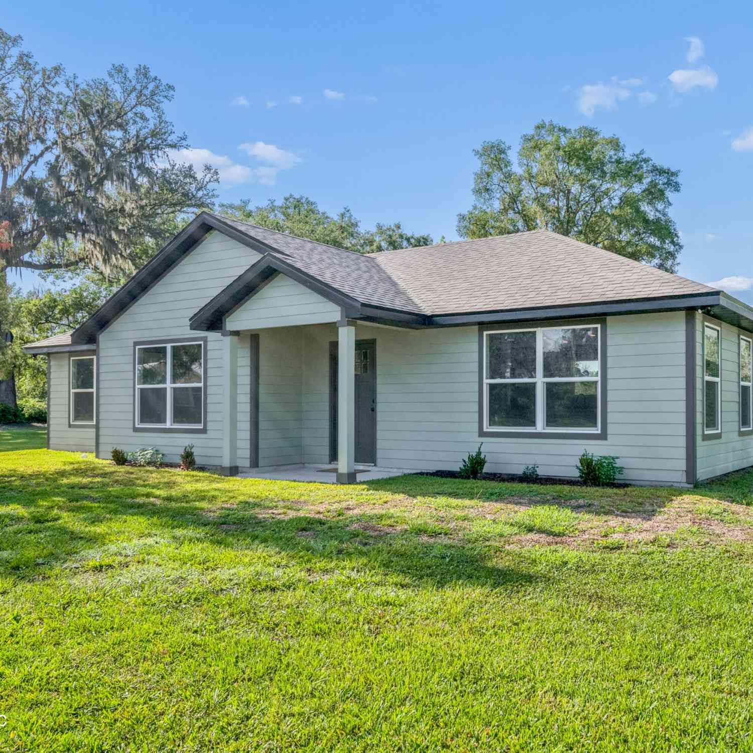 Homes For Sale - 570 SW 5th Street<br/> Lake Butler, FL 32054