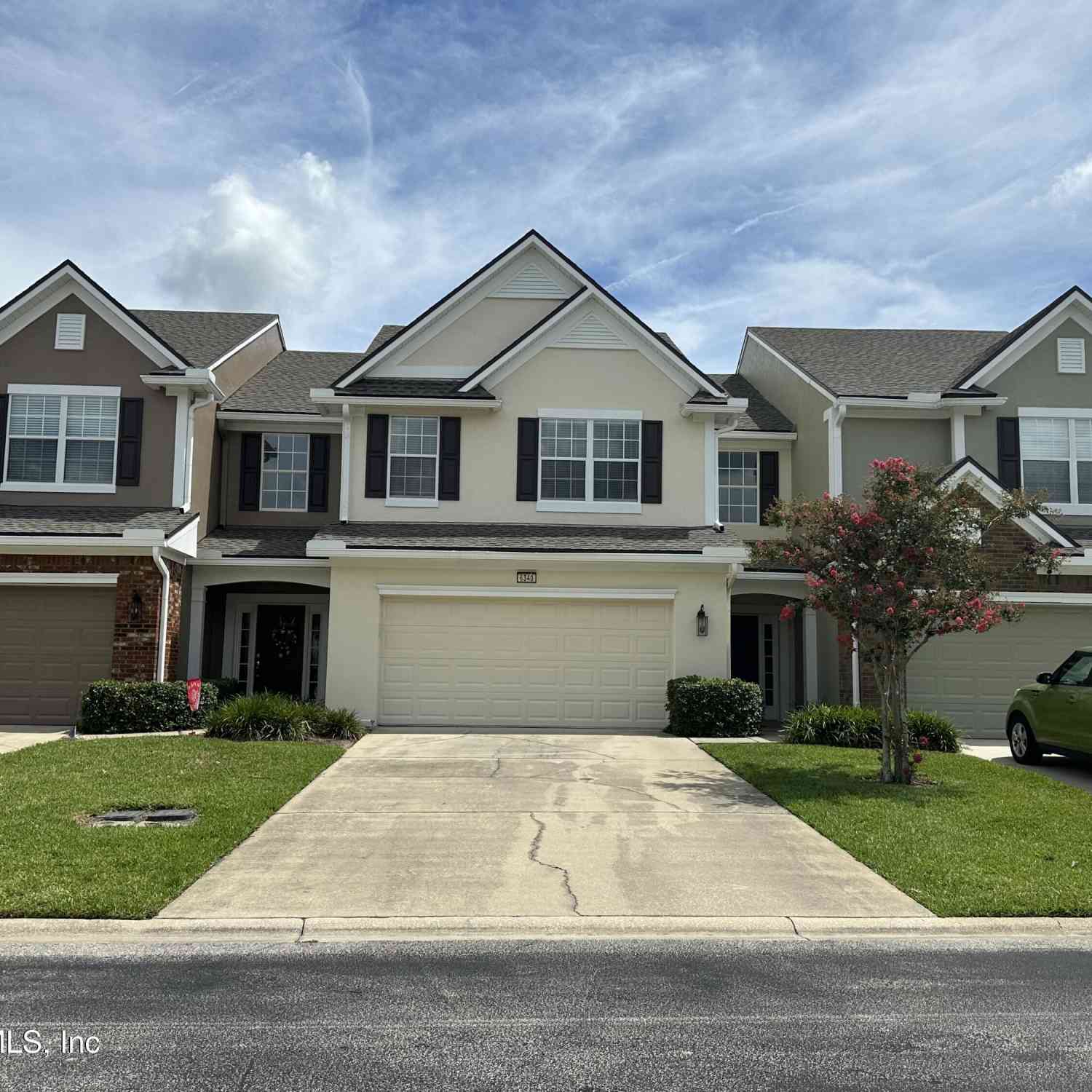 Townhouse For Rent - 6340 Autumn Berry Circle<br/> Jacksonville, FL 32258