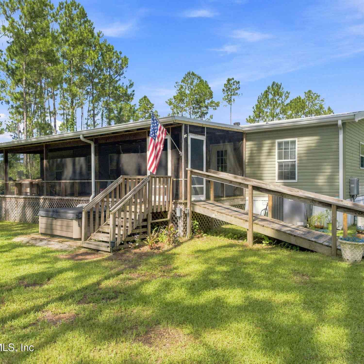 Mobile Home For Sale - 5835 Lisa Lynn Lane<br/> Keystone Heights, FL 32656