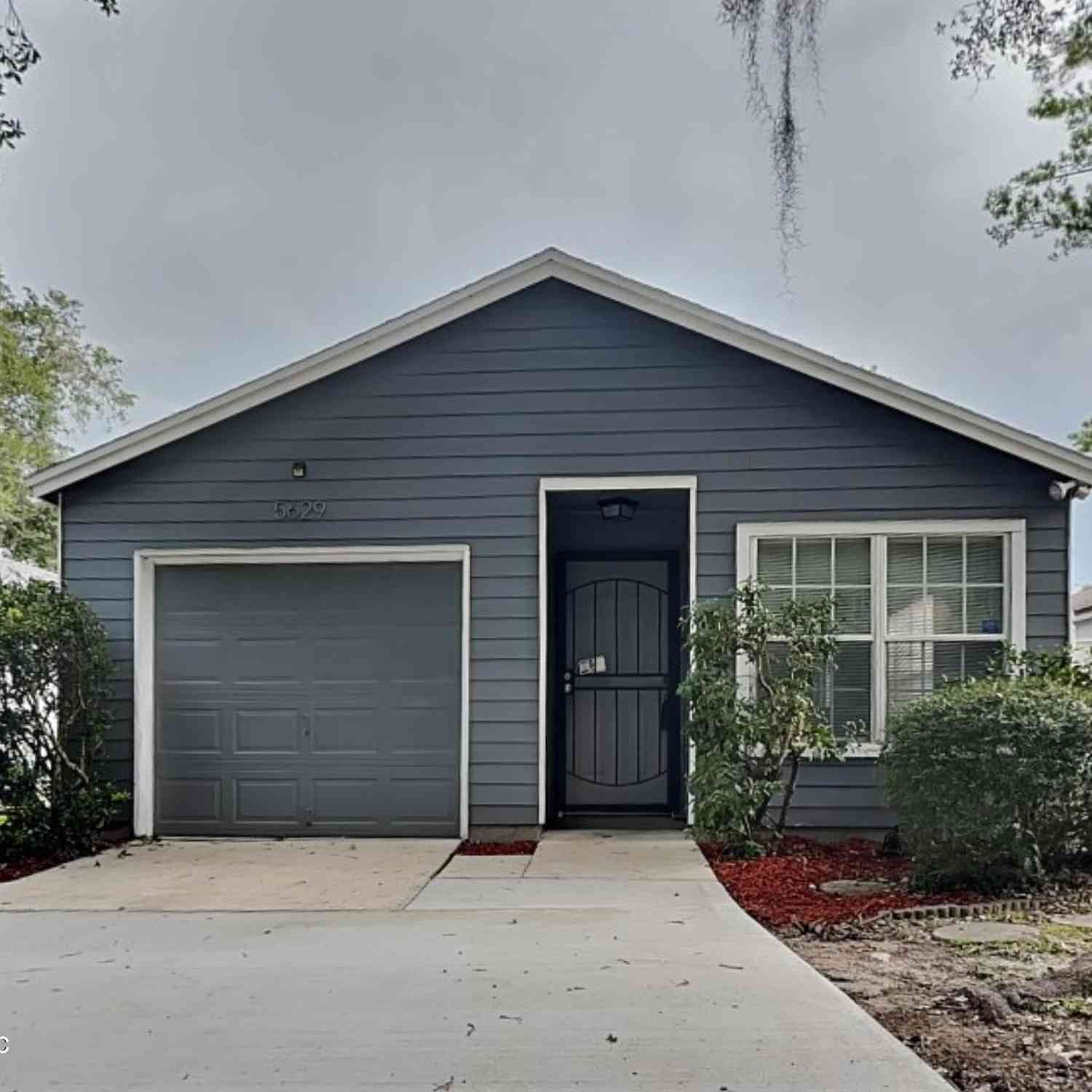 Homes For Rent - 5629 Ellis Trace Drive<br/> Jacksonville, FL 32205