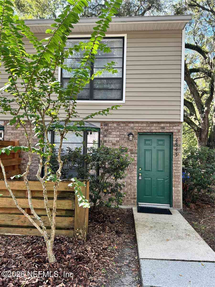 Townhouse For Sale - 4543 SW 44th Lane Lane<br/> Alachua County, Gainesville, FL 32608