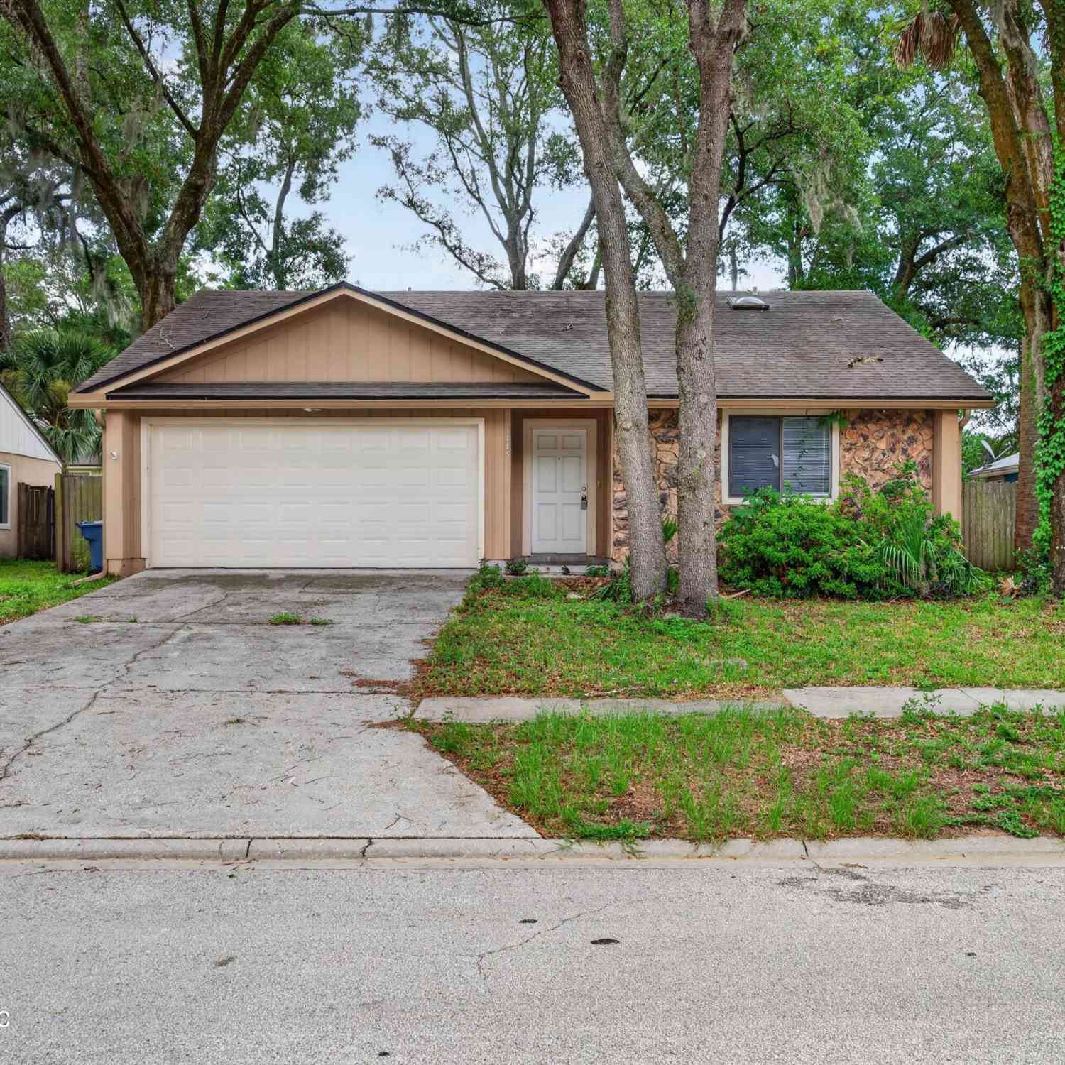 Homes For Rent - 1445 Classic Oak Road<br/> Jacksonville, FL 32225