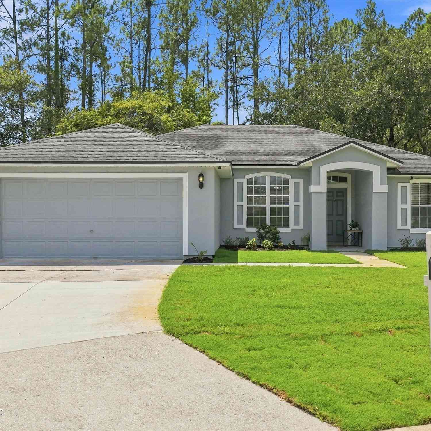 Homes For Sale - 8168 Leafcrest Drive<br/> Jacksonville, FL 32244