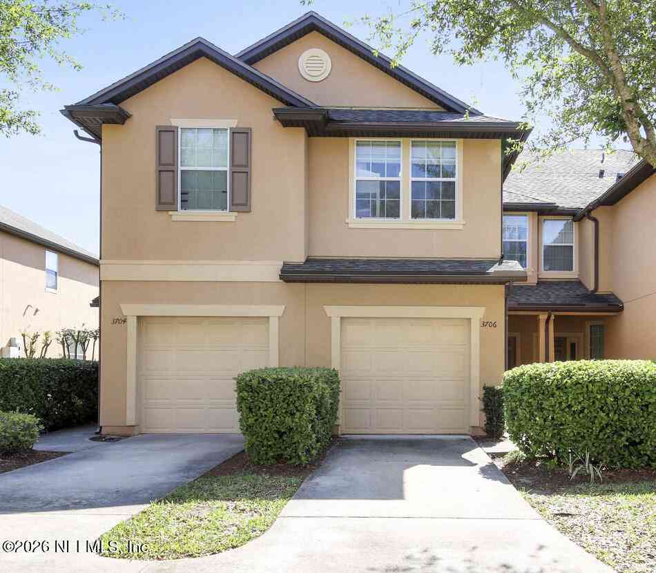 Townhouse For Sale - 3706 Hartsfield Forest Circle<br/> Jacksonville, FL 32277