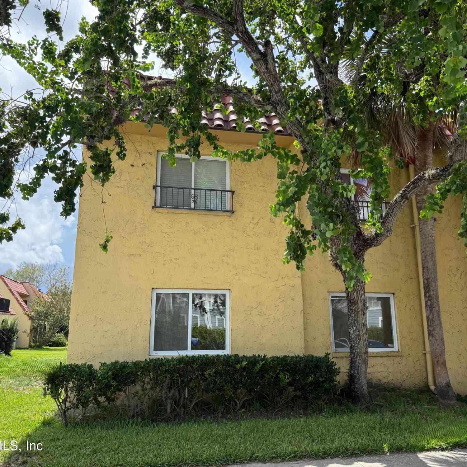 Condo For Sale - 6552 La Mirada Drive<br/> Jacksonville, FL 32217