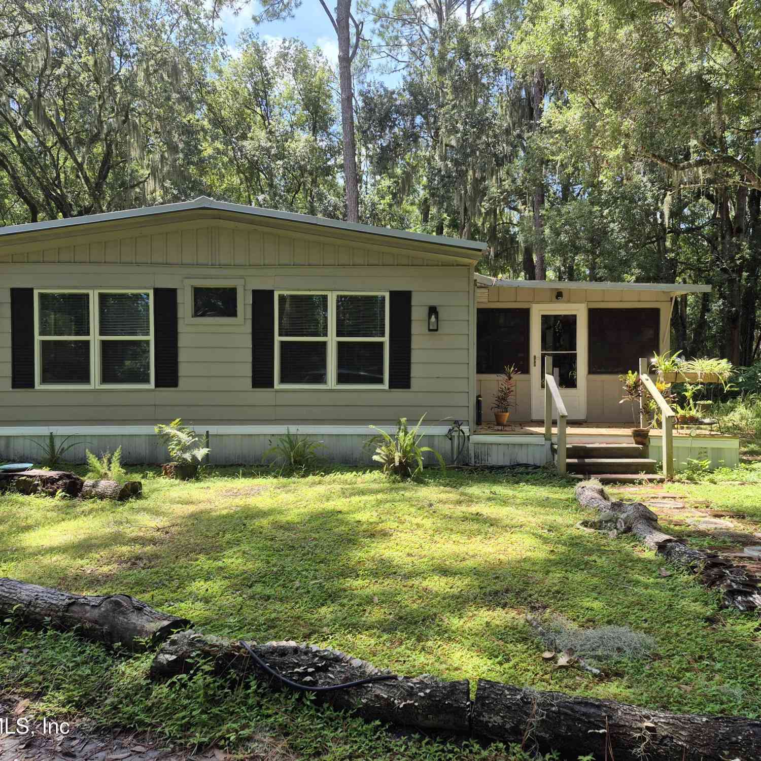 Mobile Home For Sale - 737 Junction Road<br/> Crescent City, FL 32112