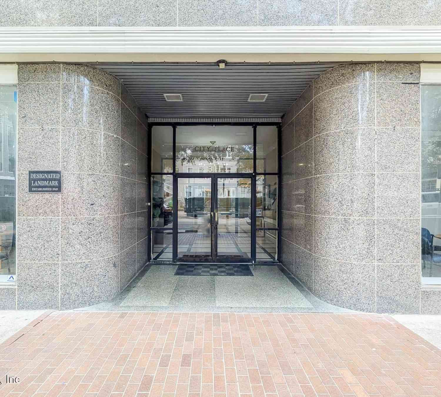 Condo For Rent - 311 W Ashley Street #903<br/> Jacksonville, FL 32202