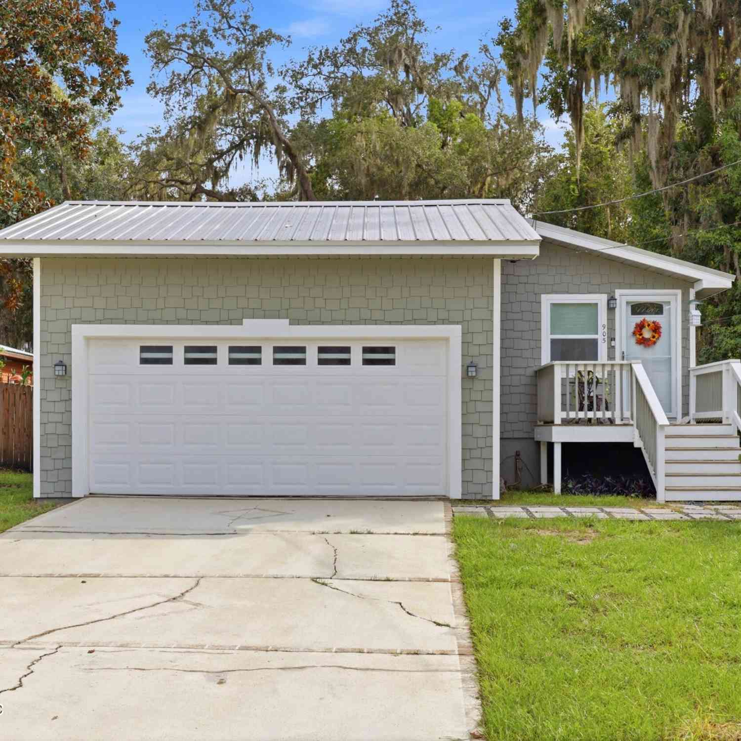 Homes For Sale - 905 St Johns Avenue<br/> Green Cove Springs, FL 32043