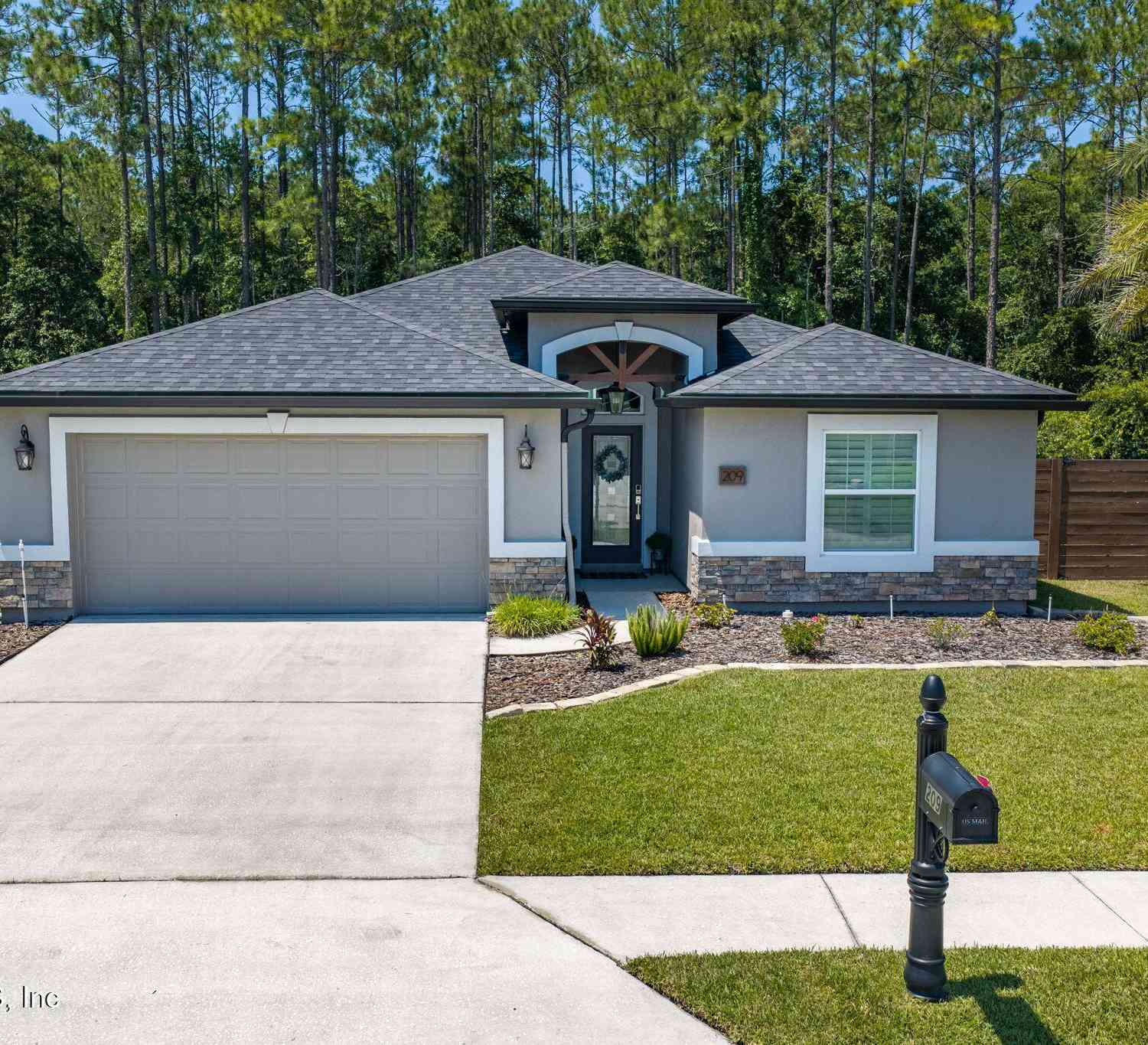 Homes For Sale - 209 E New England Drive<br/> Elkton, FL 32033