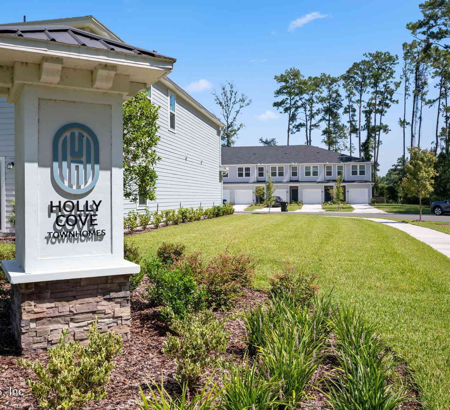 Townhouse For Sale - 514 Holly Lakes Drive<br/> Orange Park, FL 32073