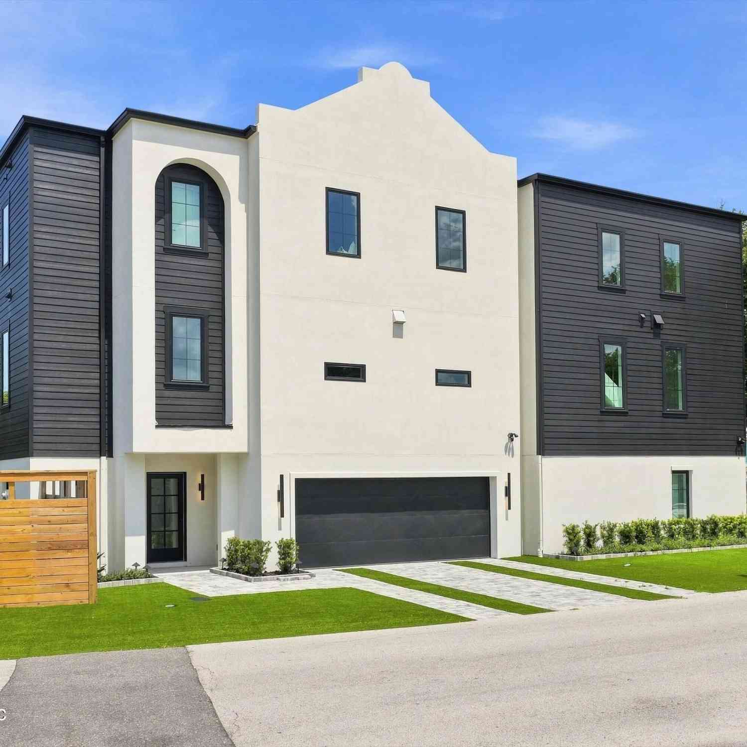 Townhouse For Sale - 2659 Almonaster Street Street<br/> Jacksonville Beach, FL 32250