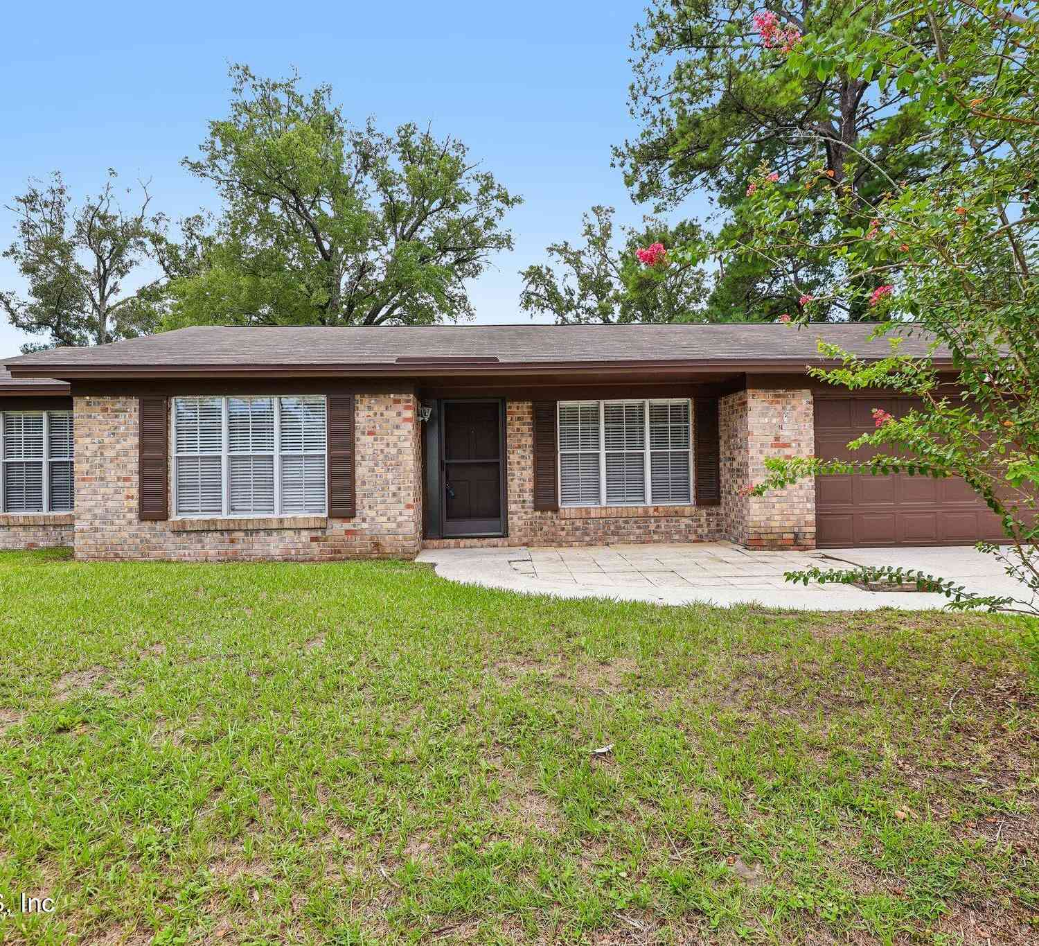 Homes For Sale - 8364 Pointer Drive<br/> Duval County, Jacksonville, FL 32221