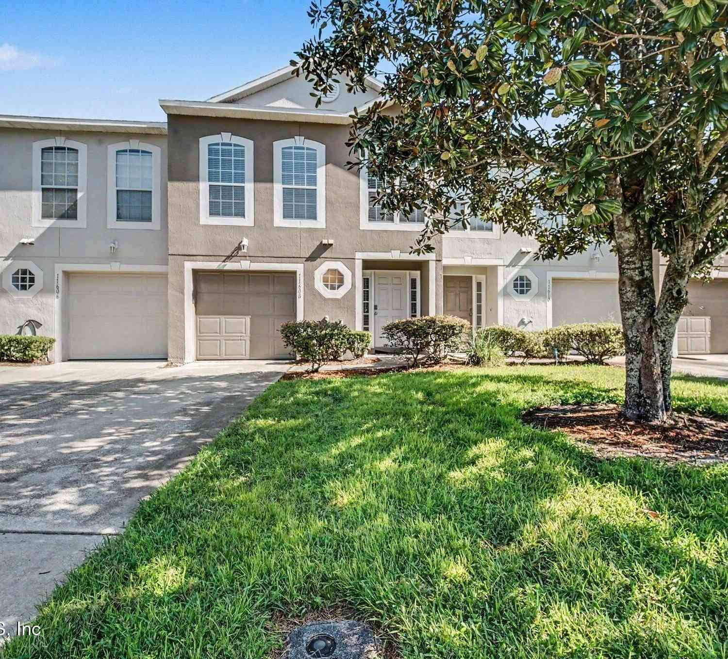 Townhouse For Sale - 11608 Hickory Oak Drive<br/> Duval County, Jacksonville, FL 32218