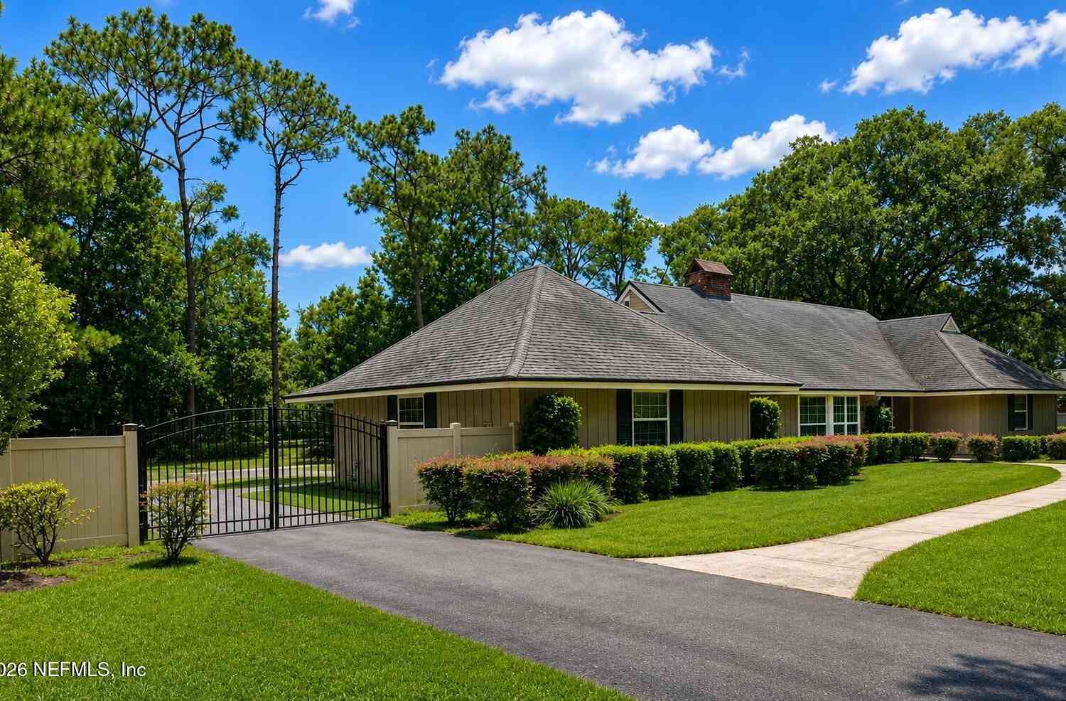 Homes For Sale - 7653 Hunters Grove Road<br/> Duval County, Jacksonville, FL 32256