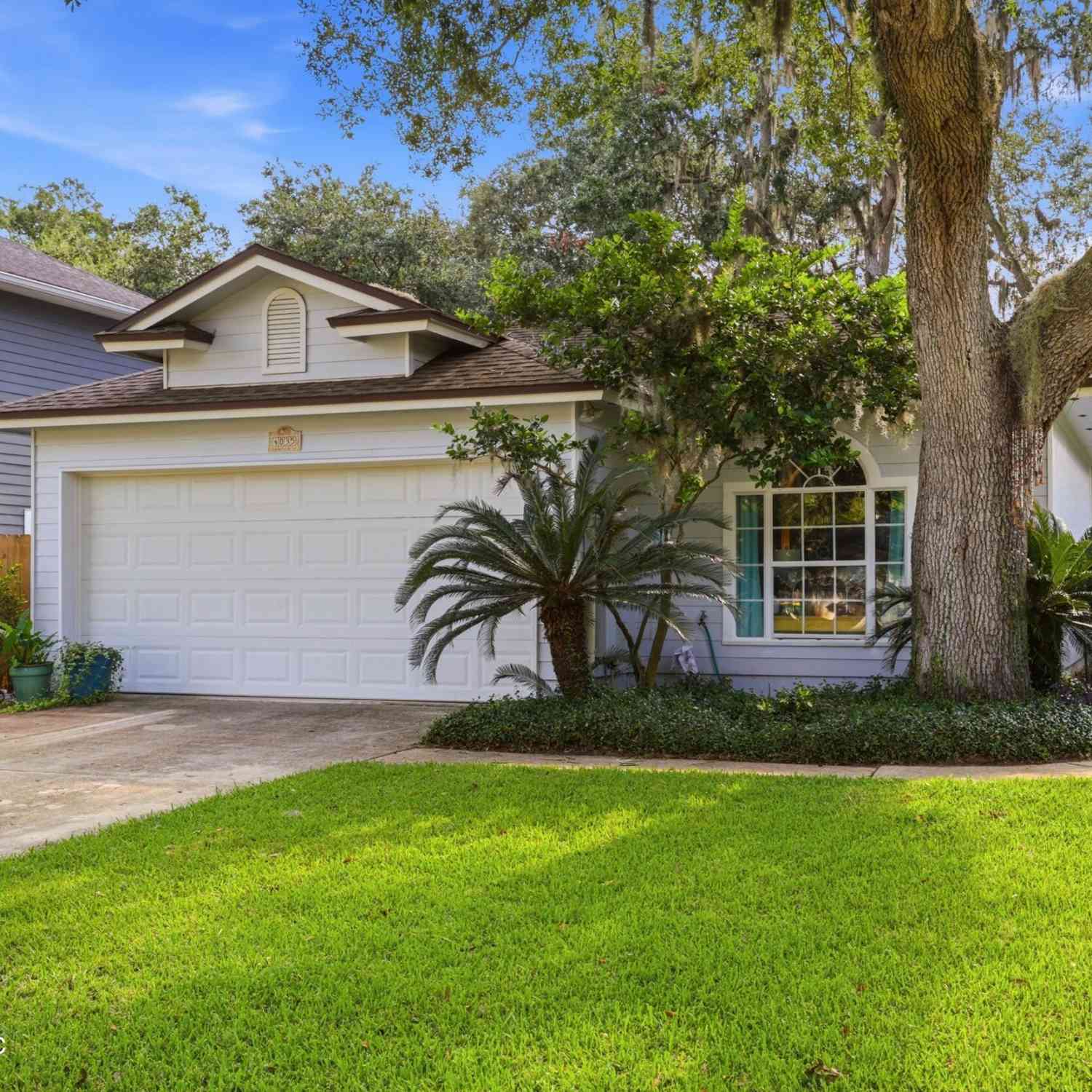 Homes For Sale - 4035 Grande Boulevard<br/> Jacksonville Beach, FL 32250