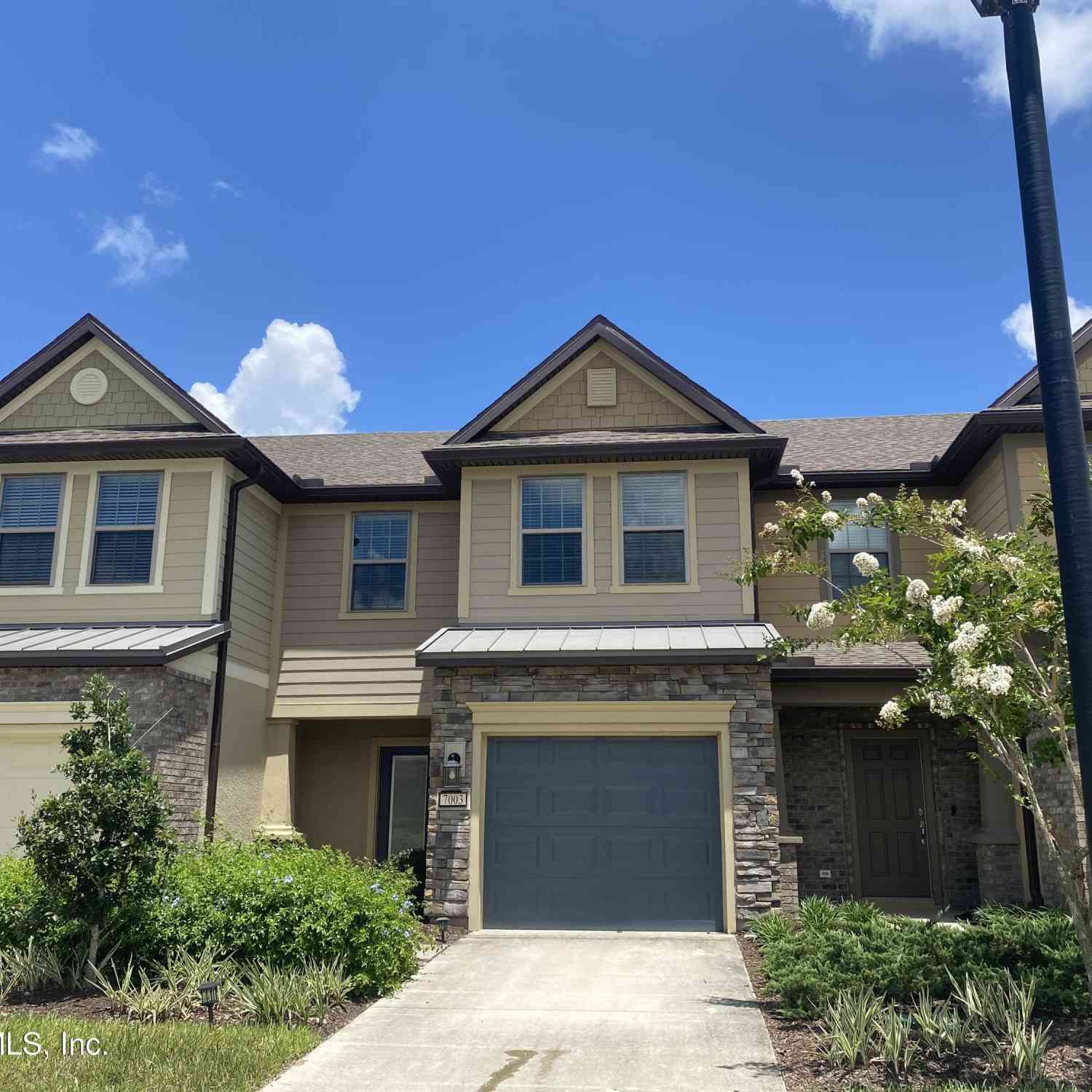 Townhouse For Rent - 7003 Berrybrook Drive<br/> Duval County, Jacksonville, FL 32258