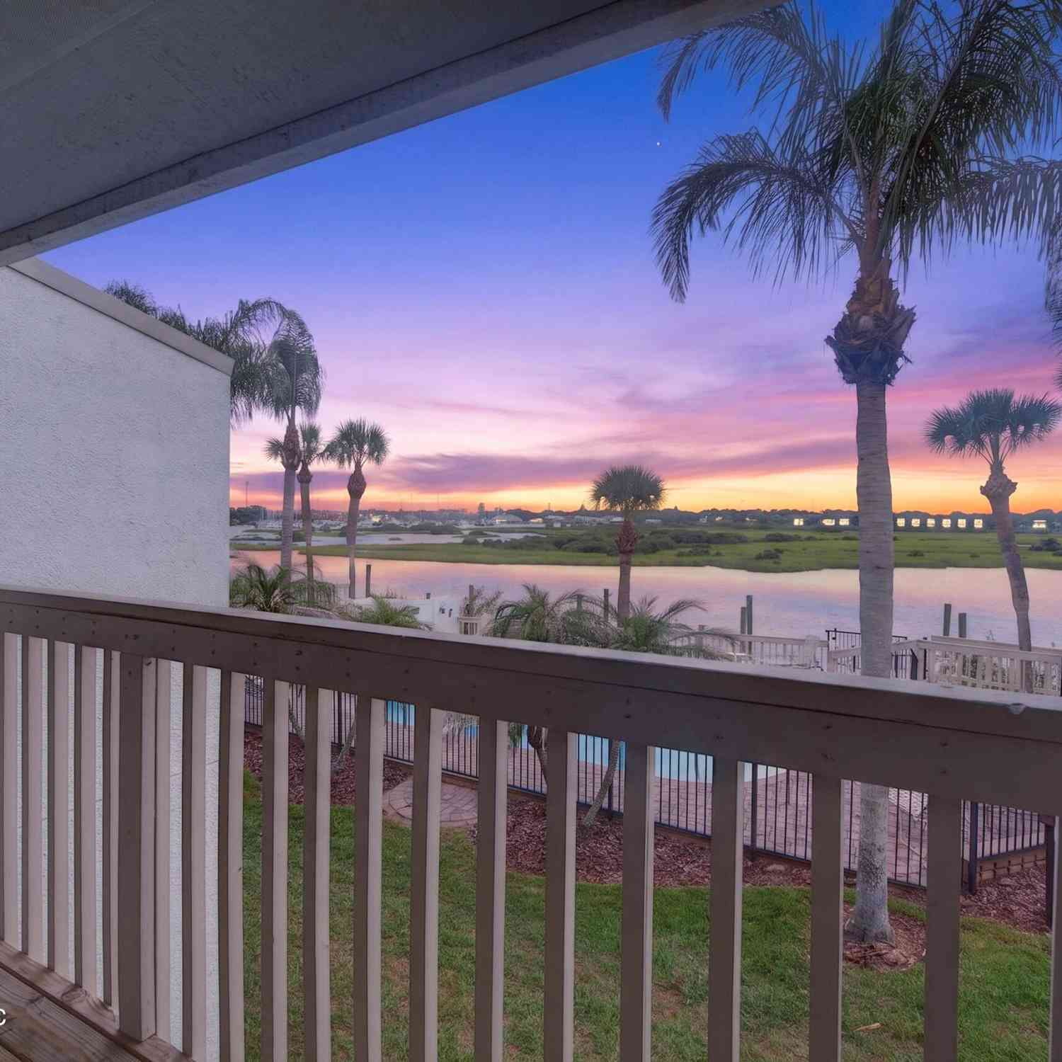 Condo For Sale - 927 S Ponce De Leon Boulevard<br/> Saint Johns County, Saint Augustine, FL 32084