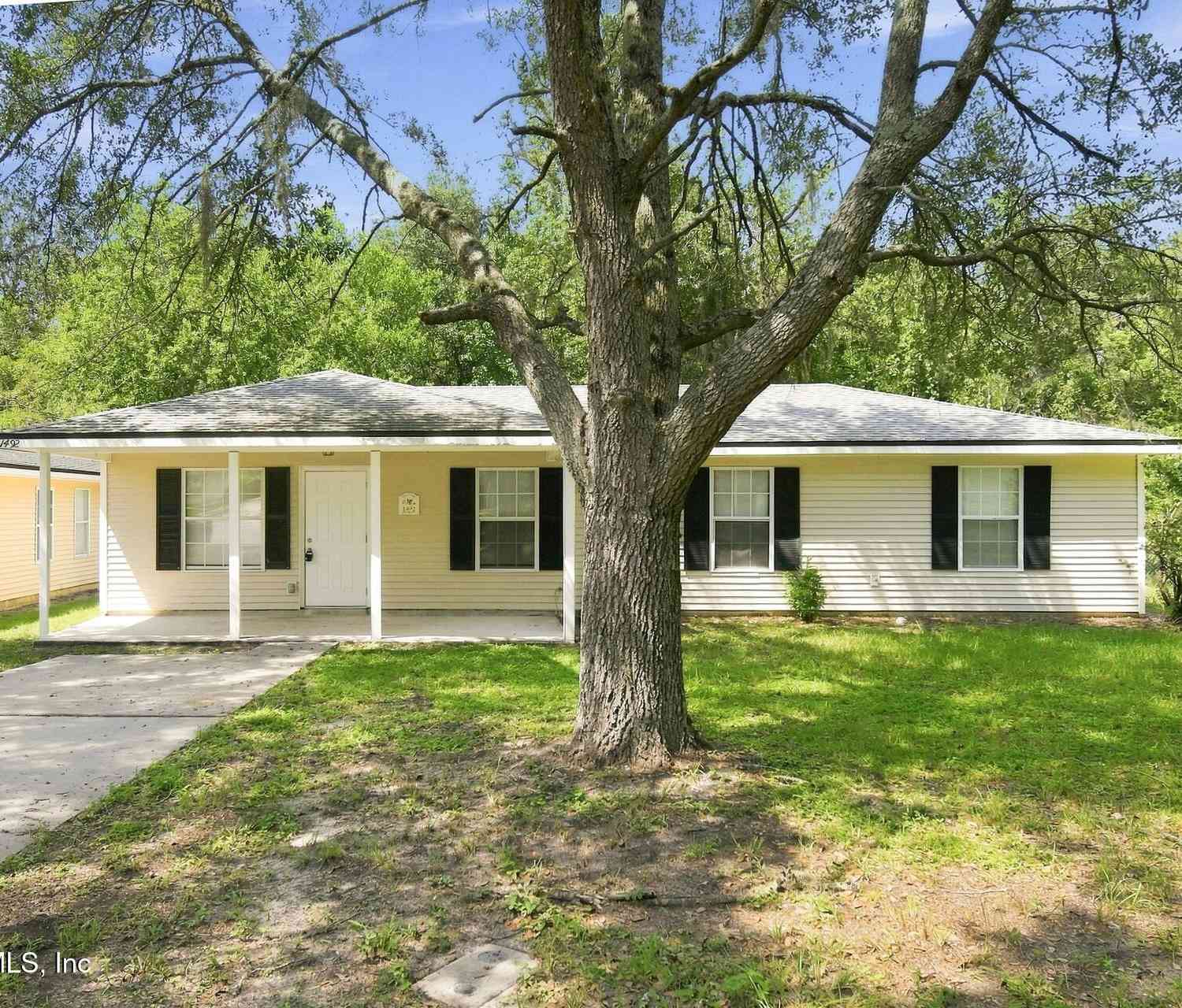 Homes For Rent - 1492 Golf Forest Drive<br/> Duval County, Jacksonville, FL 32208