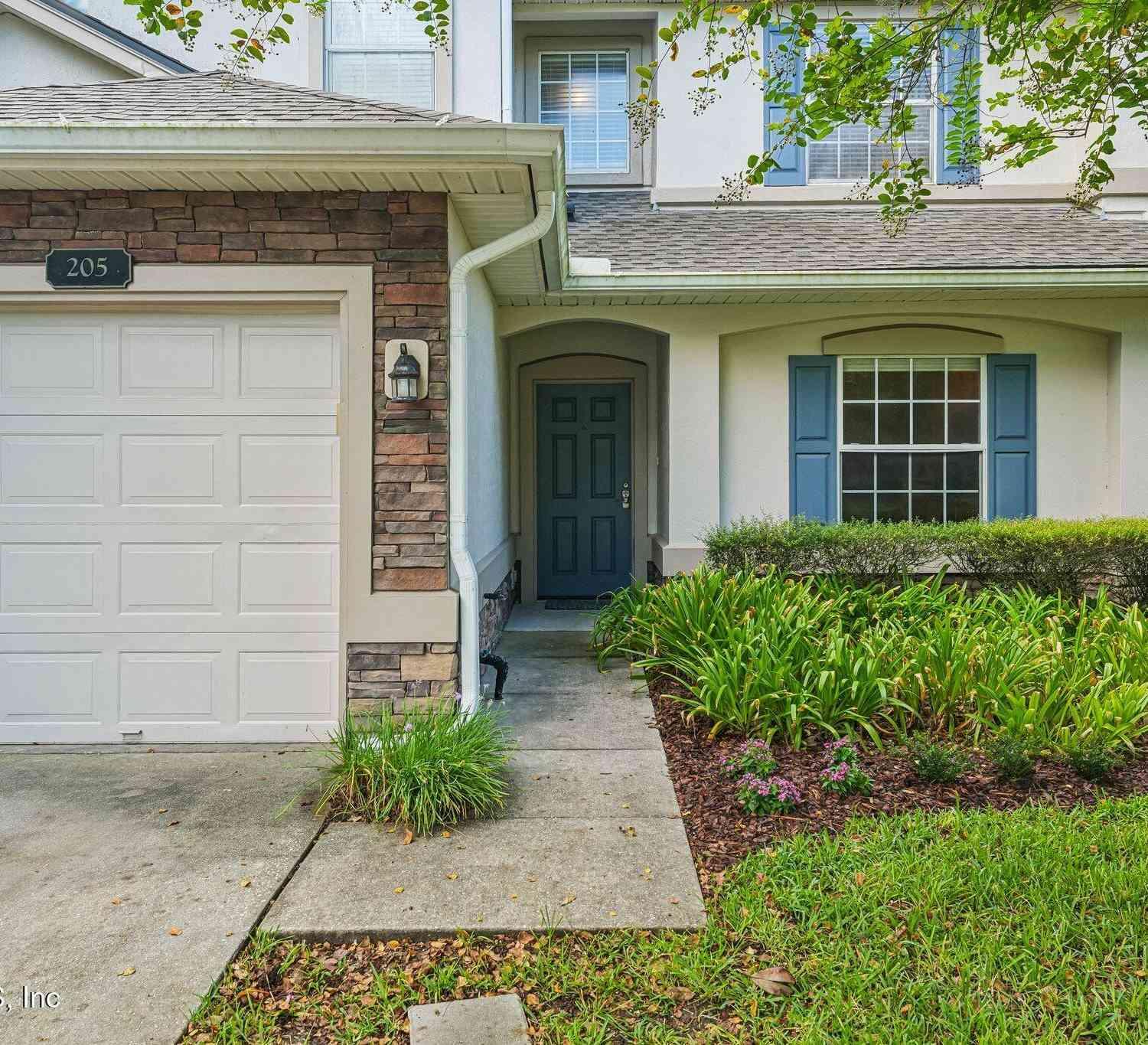 Townhouse For Sale - 205 Wooded Crossing Circle<br/> Saint Johns County, Saint Augustine, FL 32084