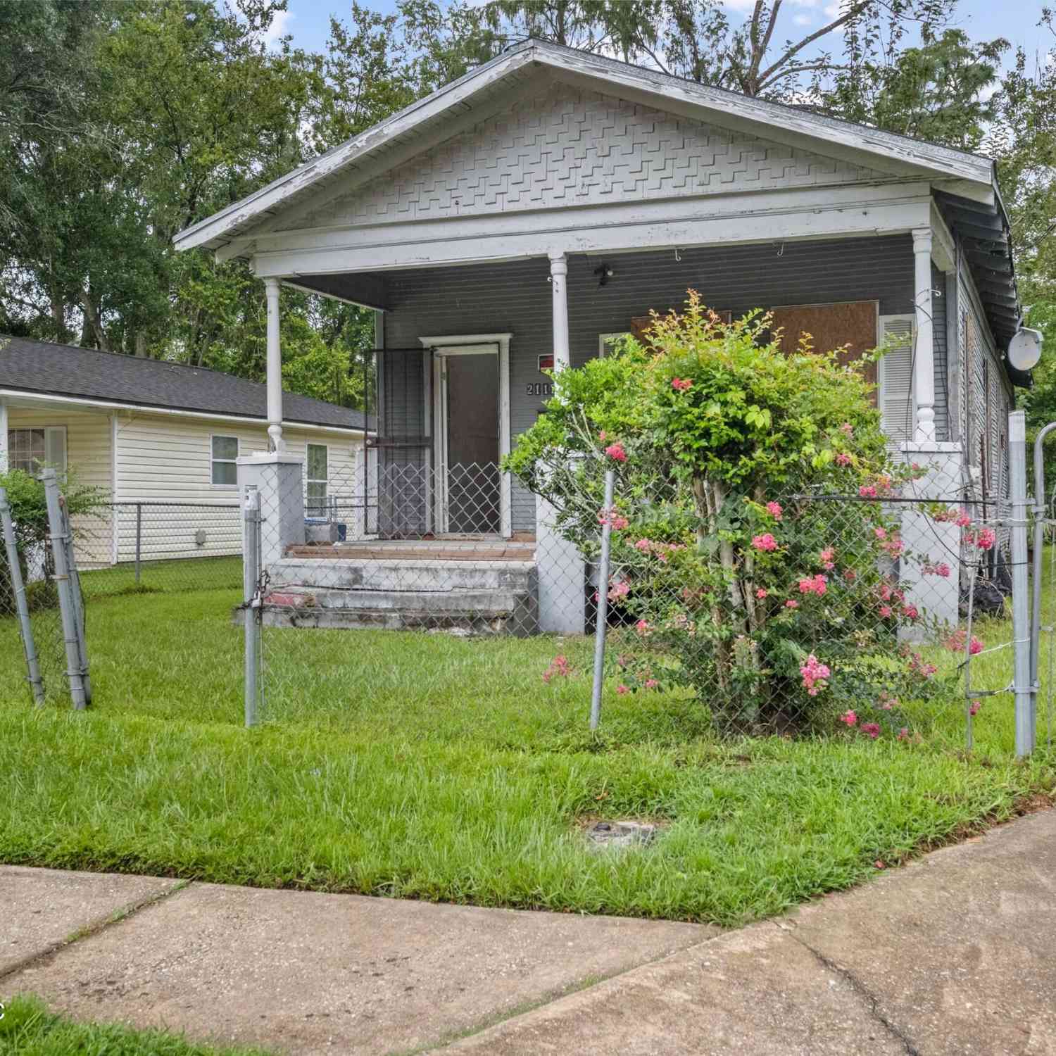 Homes For Sale - 2117 Tuskegee Road<br/> Jacksonville, FL 32209