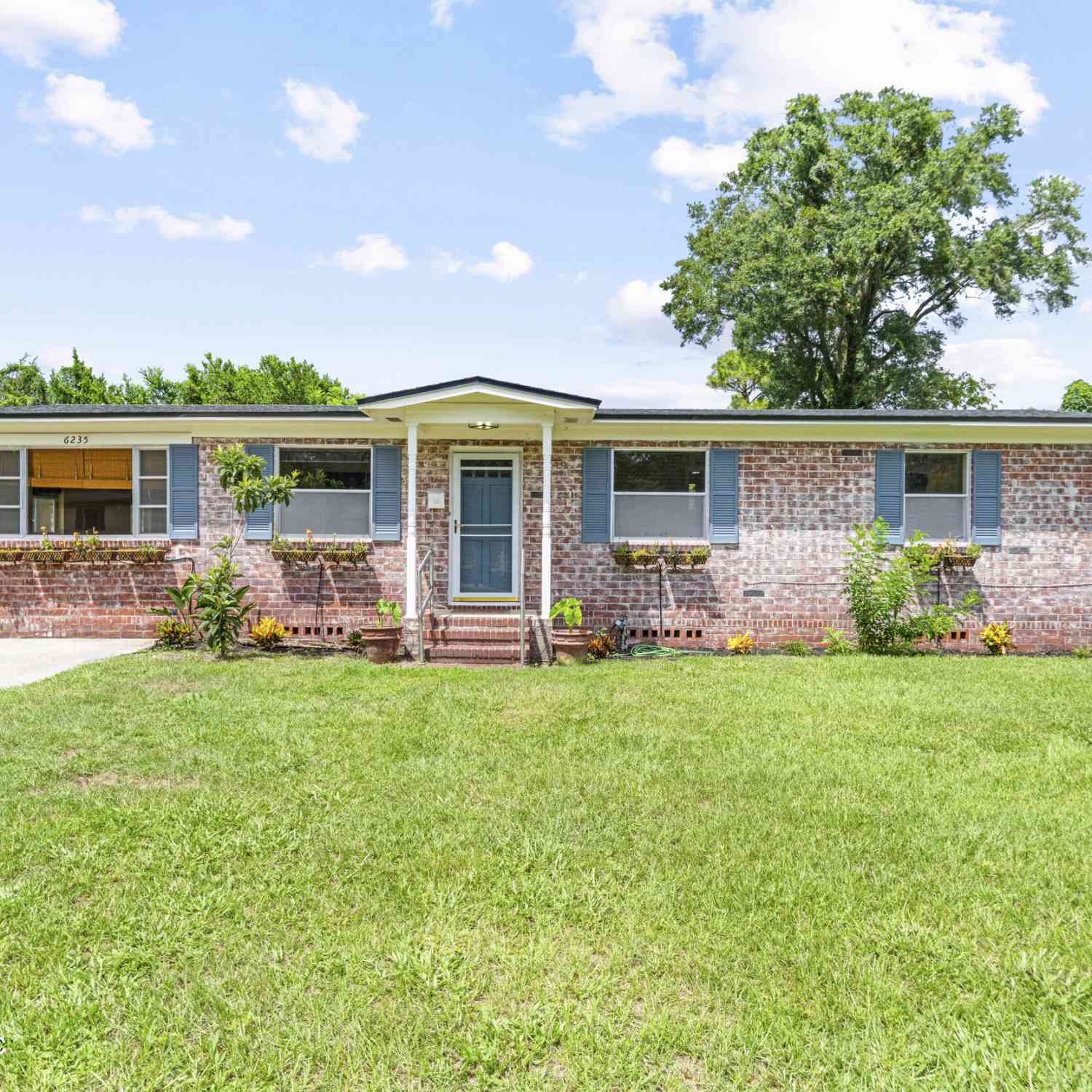 Homes For Sale - 6235 Pine Summit Drive<br/> Jacksonville, FL 32211