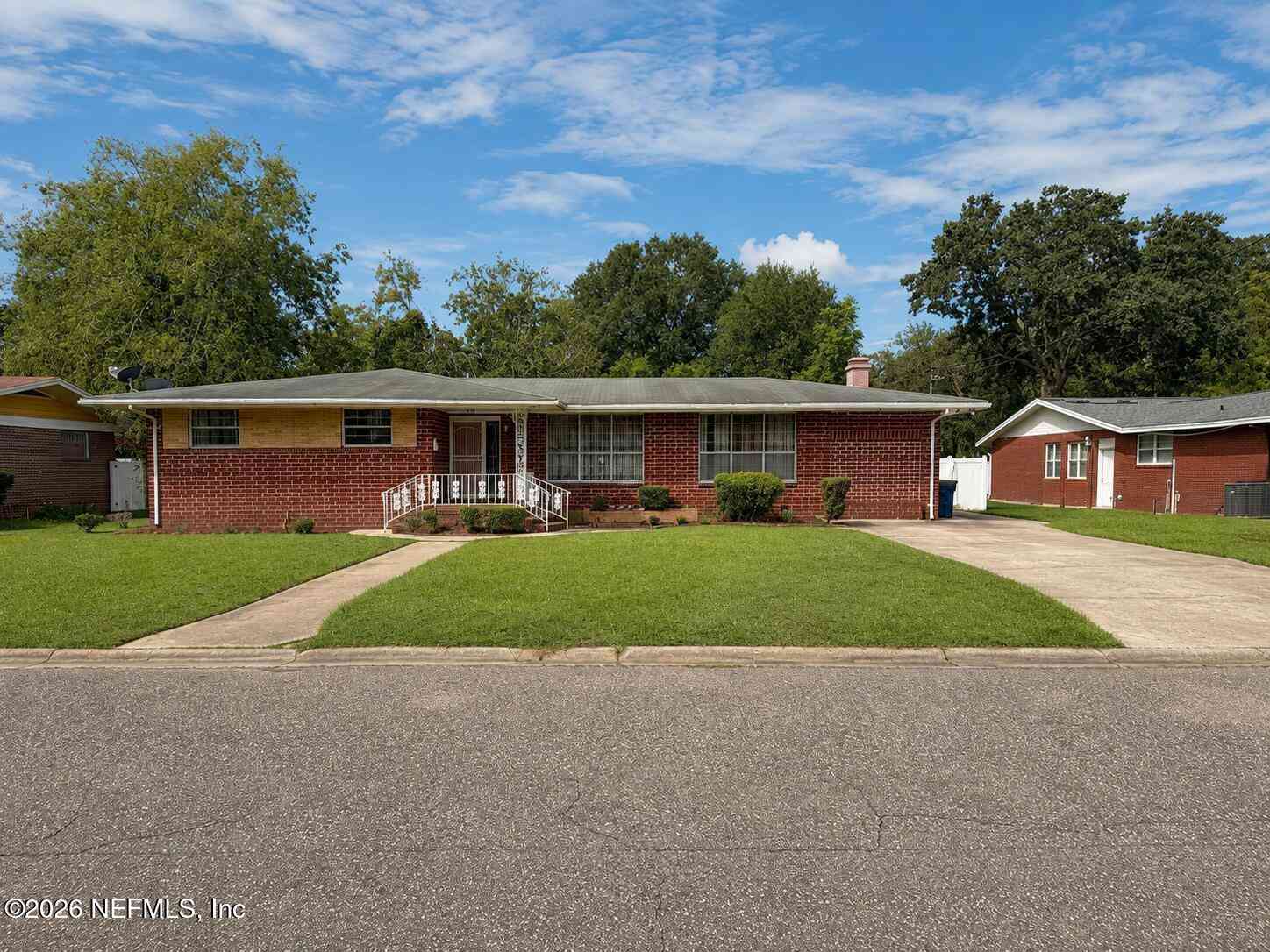 Homes For Sale - 5918 Lusaid Drive<br/> Jacksonville, FL 32209