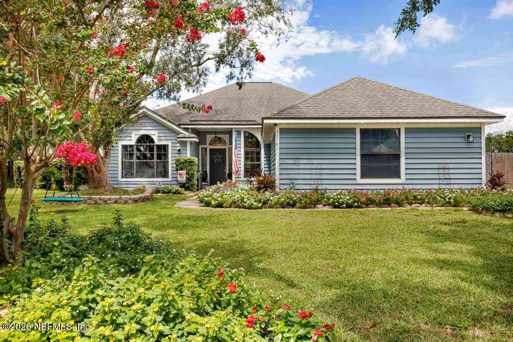 Homes For Sale - 13181 Staffordshire Drive<br/> Jacksonville, FL 32225