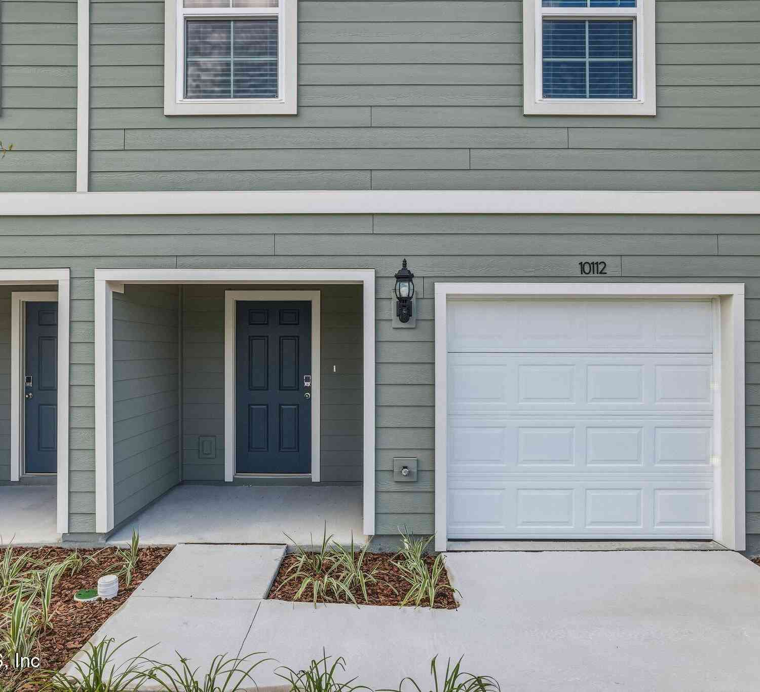 Townhouse For Sale - 10108 Whistling Pine Court<br/> Duval County, Jacksonville, FL 32221